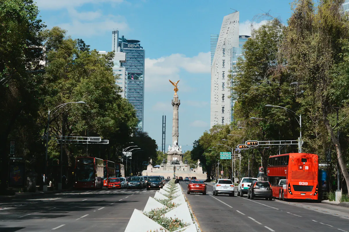 Edificios corporativos en el corredor Polanco, Ciudad de México, con alta oferta de oficinas en renta