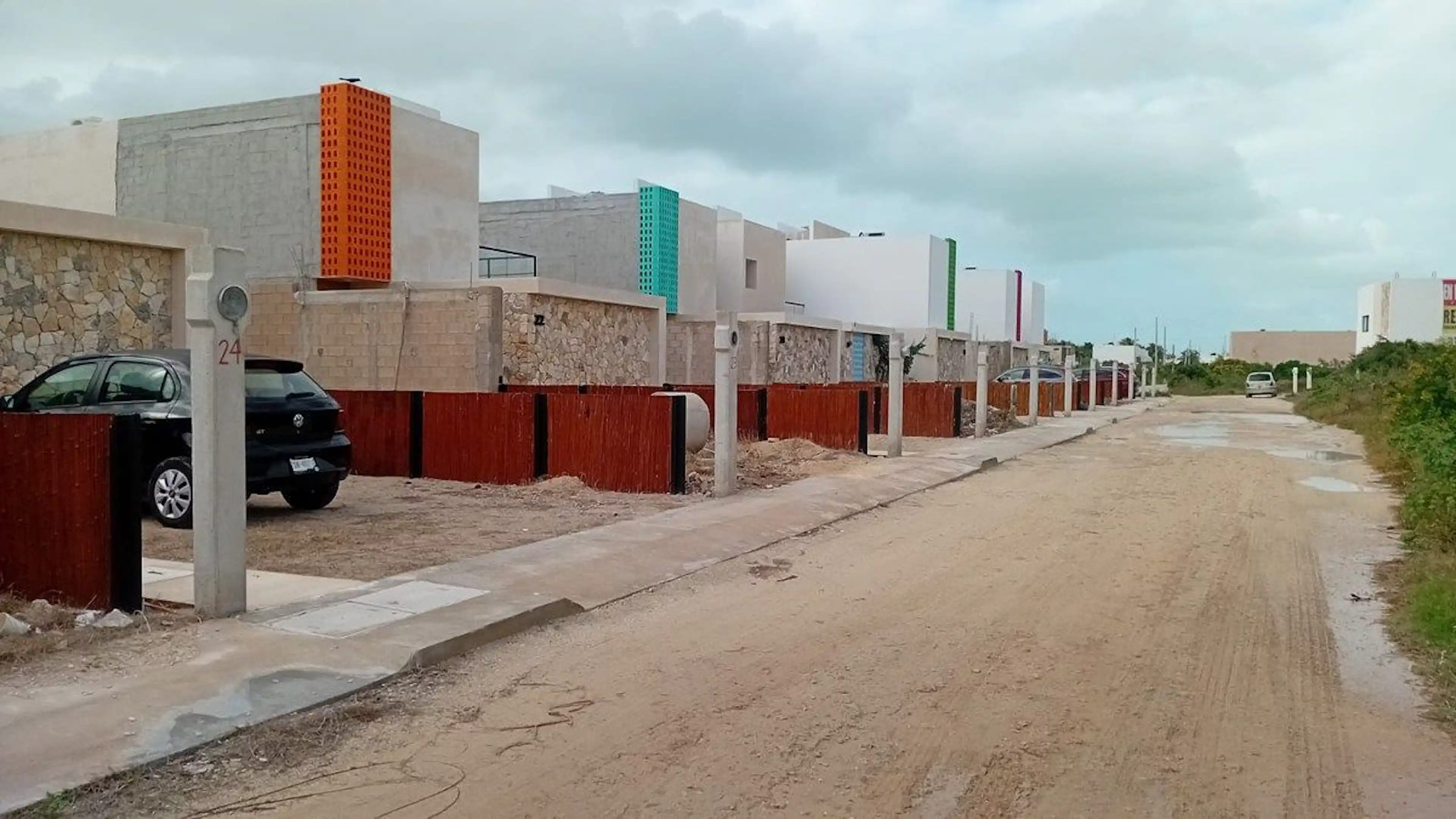 OPORTUNIDAD TERCERA FILA EN CHICXULUB 300 M2