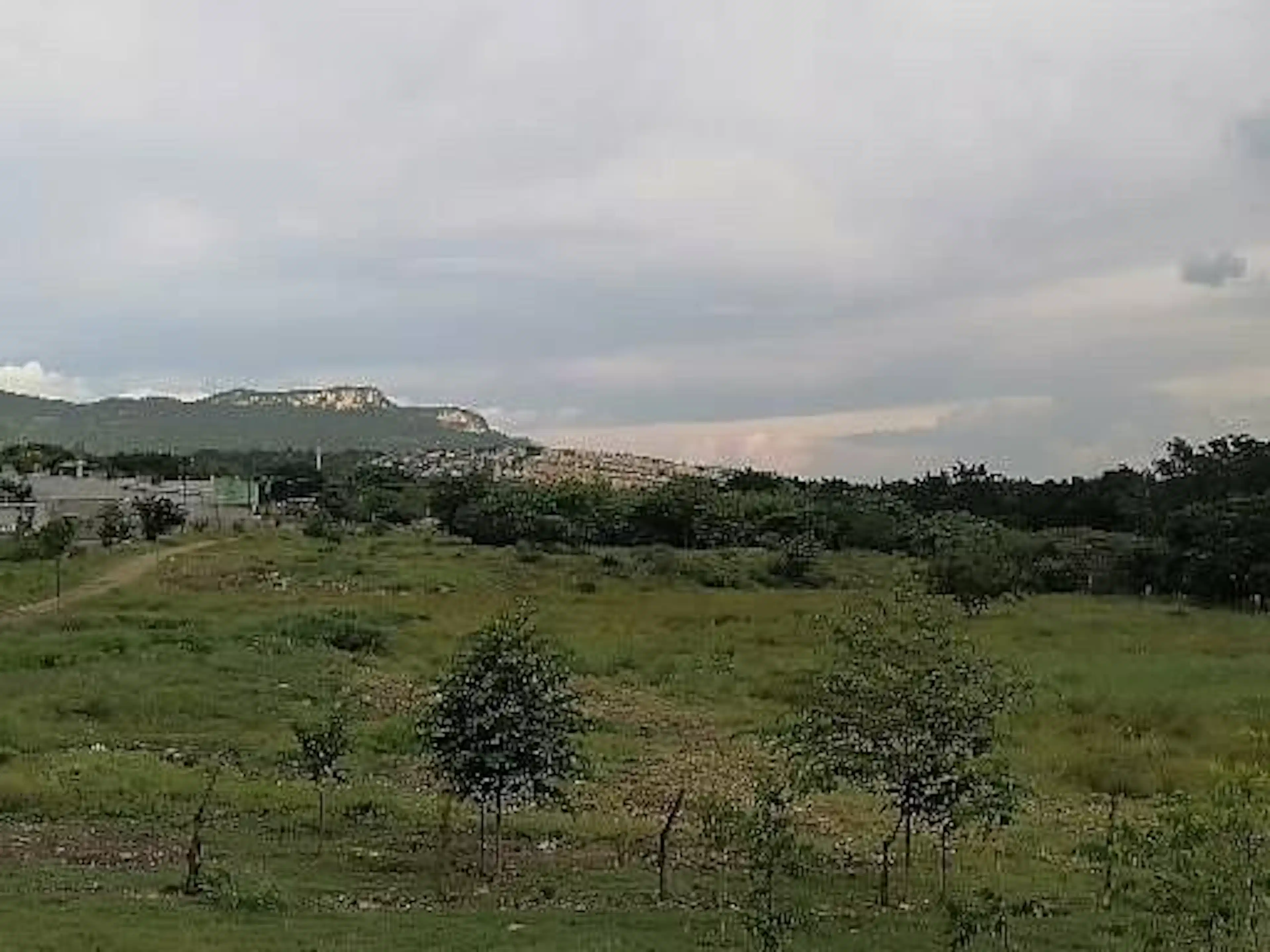 Se Vende  Terreno Comercial, En Calzada Emiliano Zapata.