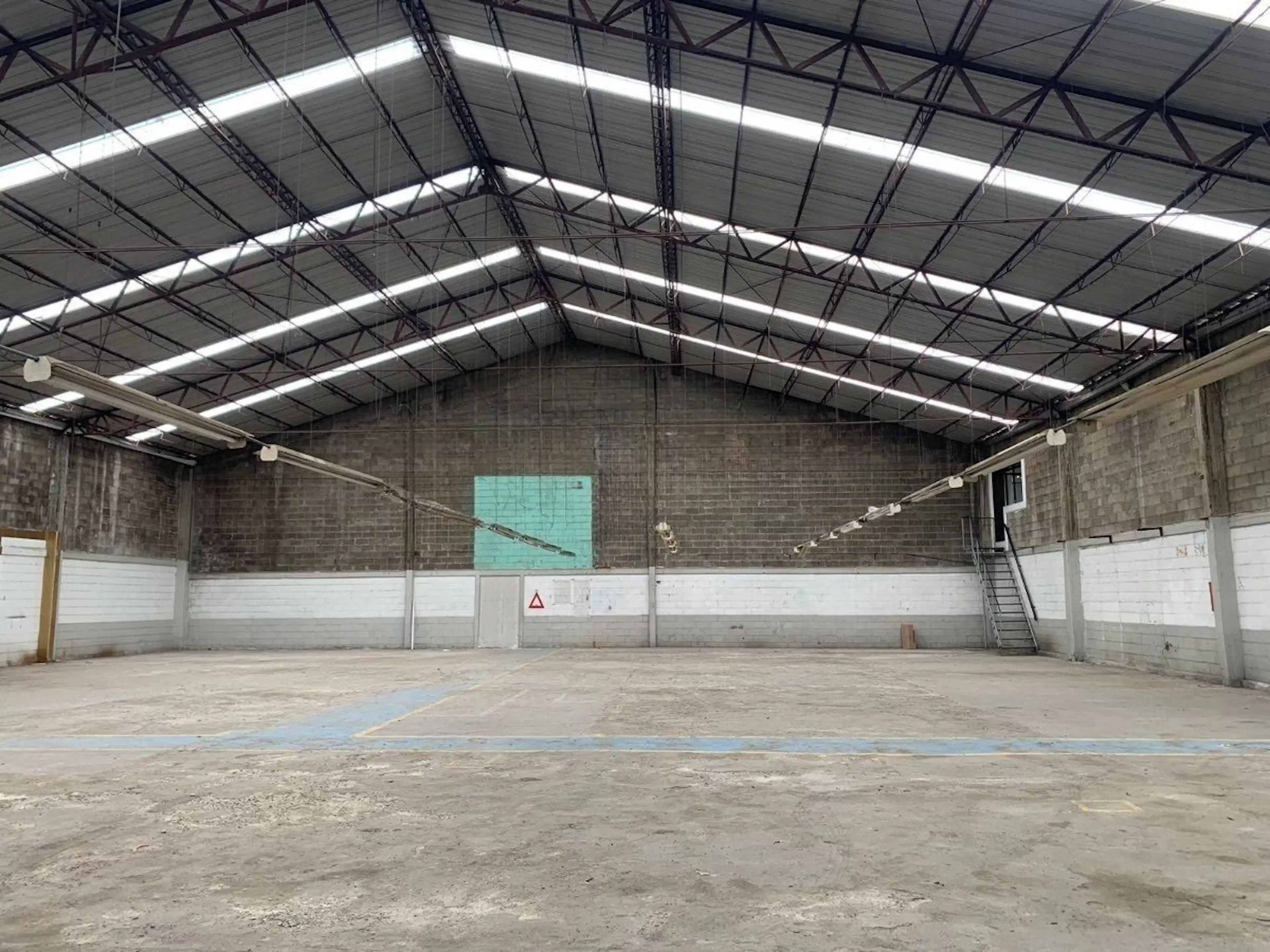 Renta de Bodega Comercial en Pensil Norte, Miguel Hidalgo