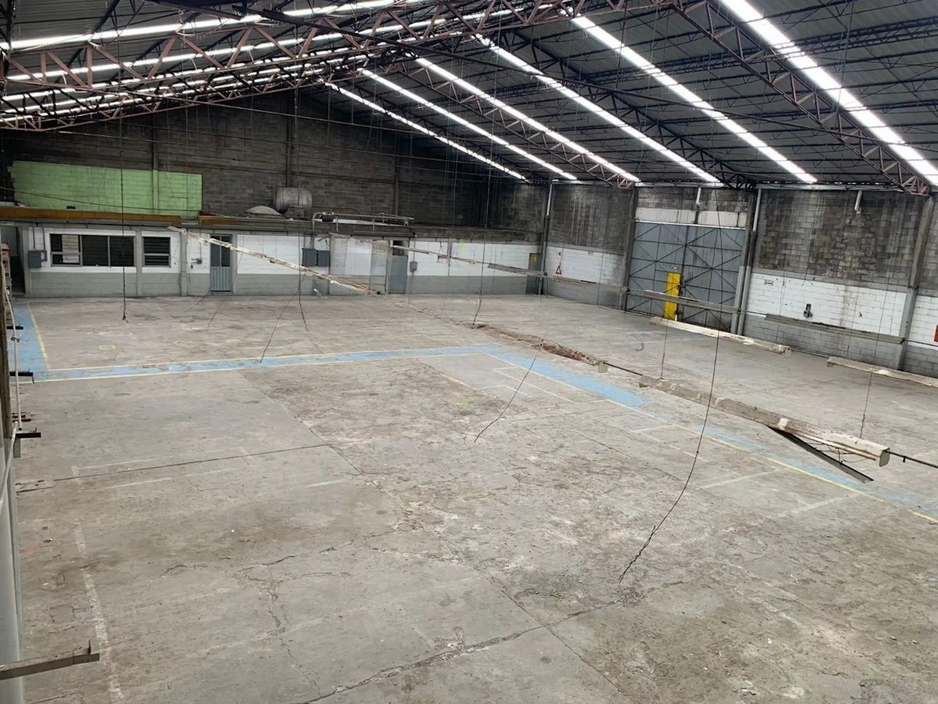 Renta De Bodega Comercial En Pensil Norte, Miguel Hidalgo