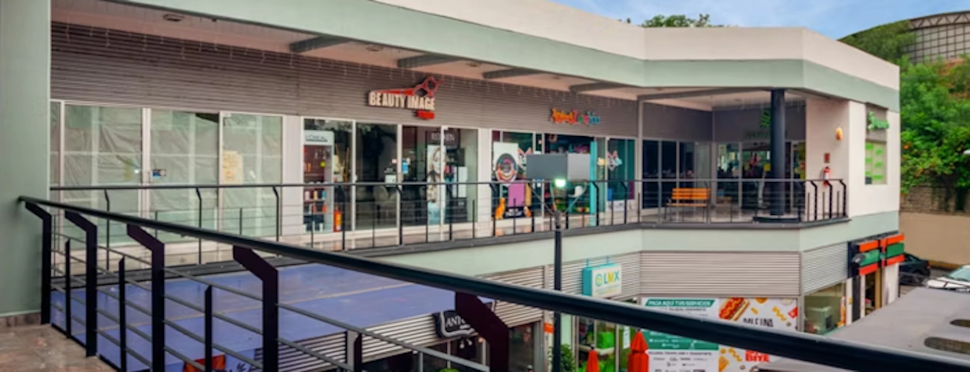 Local Comercial Spot2