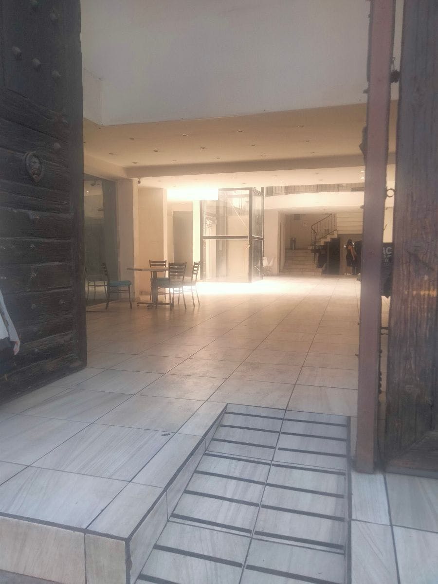 Local Comercial Spot2