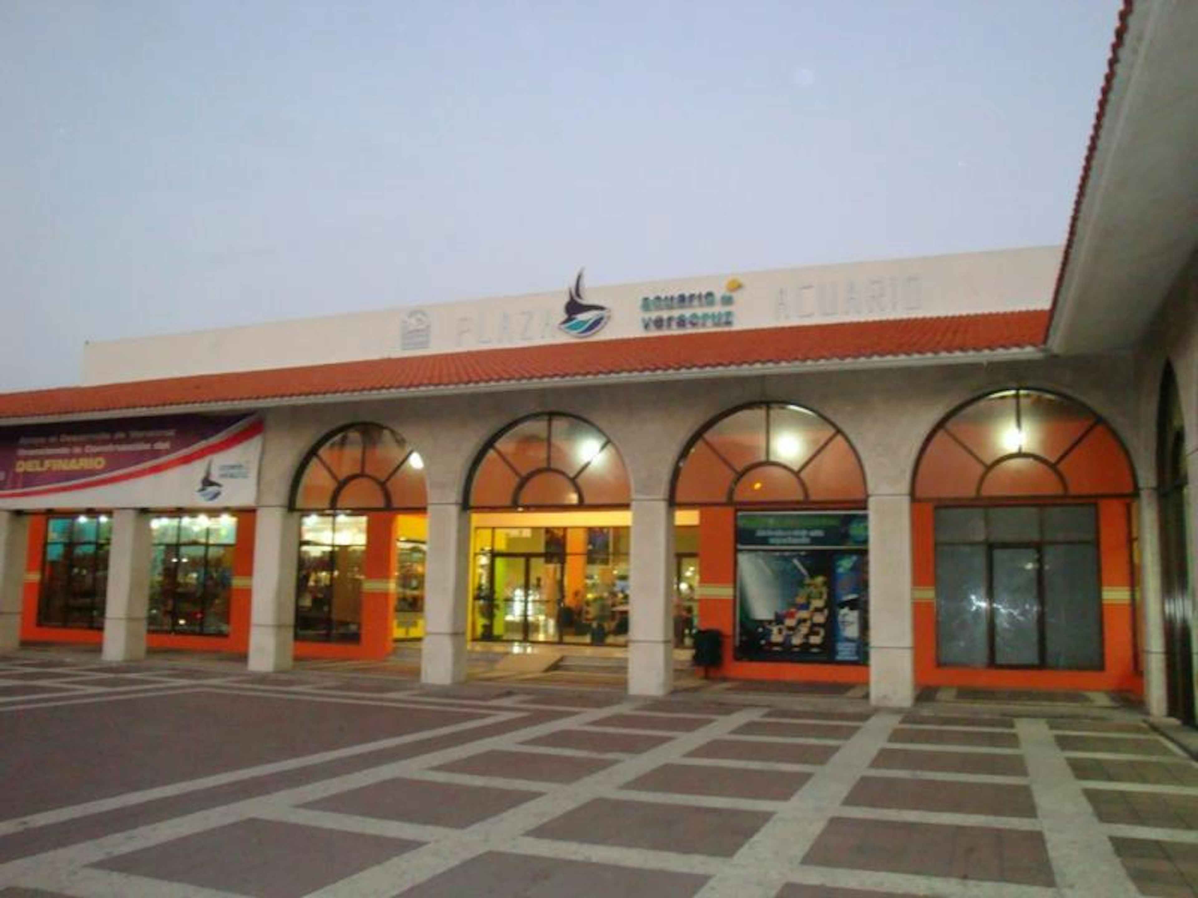 Blvd. Manuel Avila Camacho S/n