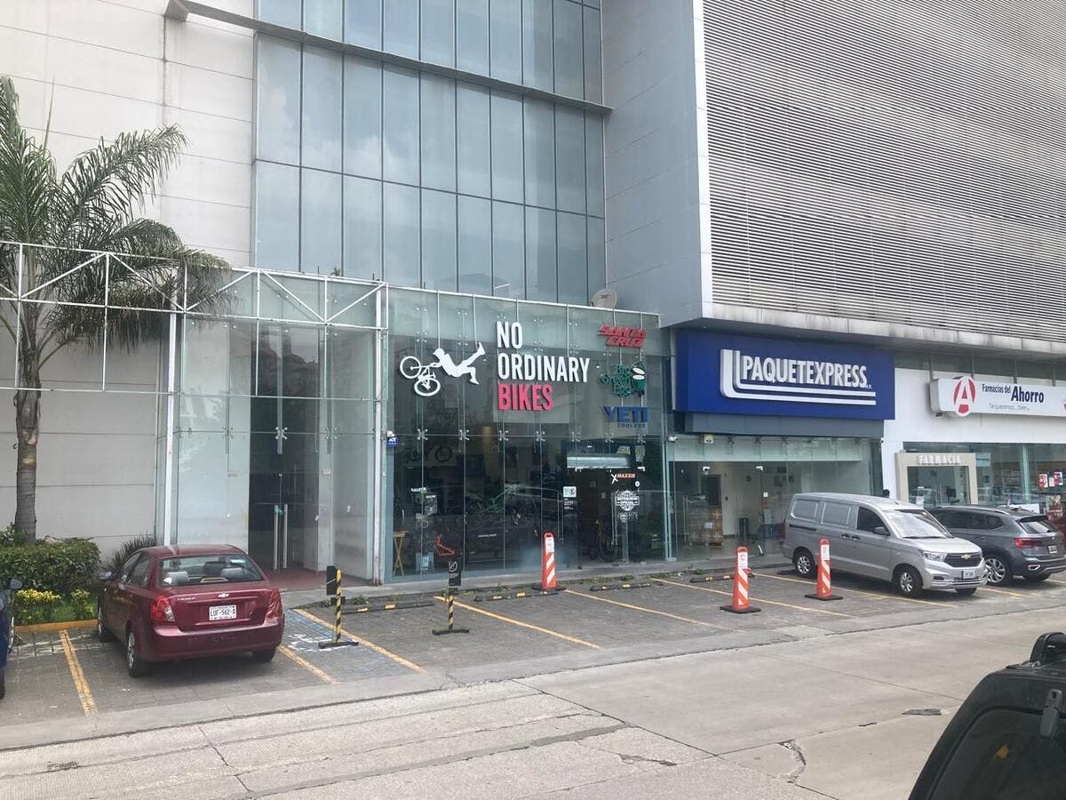 Local Comercial Spot2