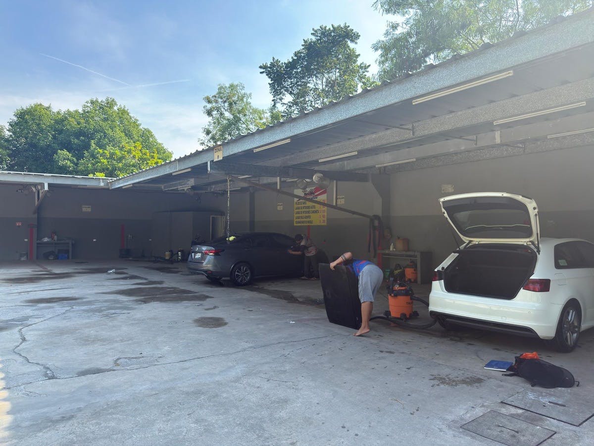 Local Comercial Spot2