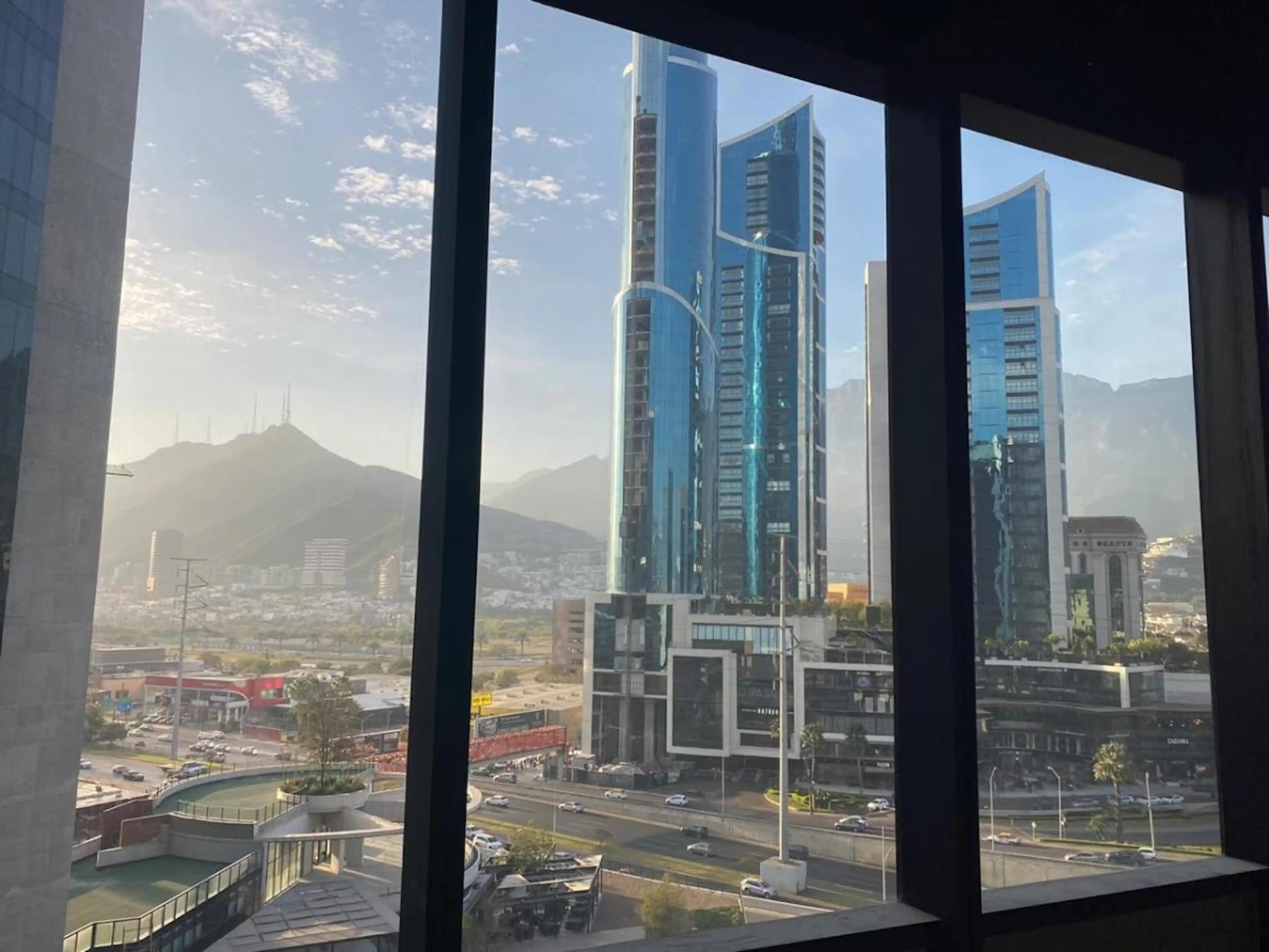 Av Lázaro Cárdenas 2424, Zona Loma Larga Oriente, Monterrey, N.l. 2424