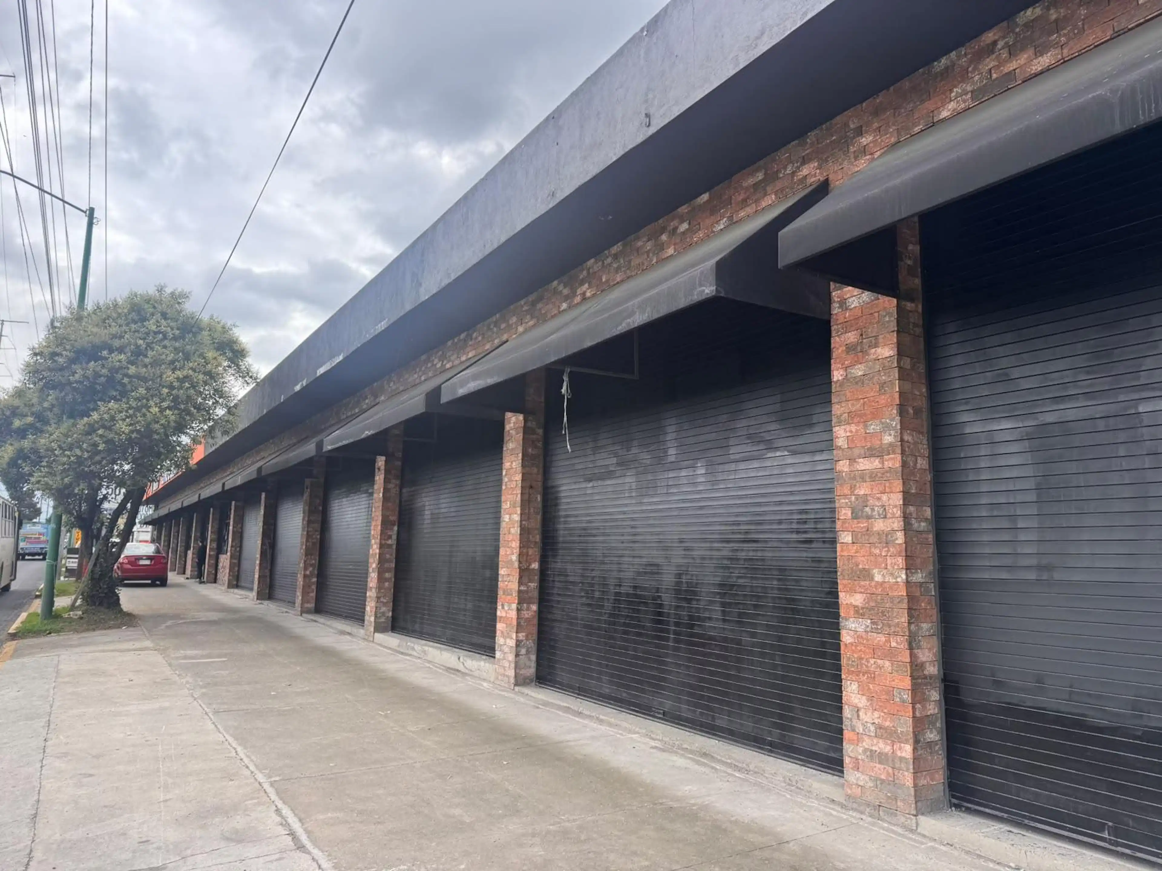 LOCAL En RENTA AV LAS TORRES -Santa María Zozoquilpan S/N