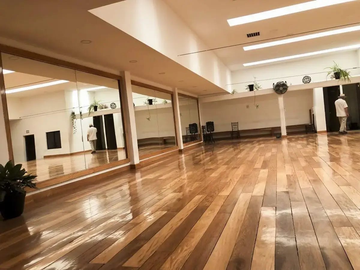 Local Comercial Spot2