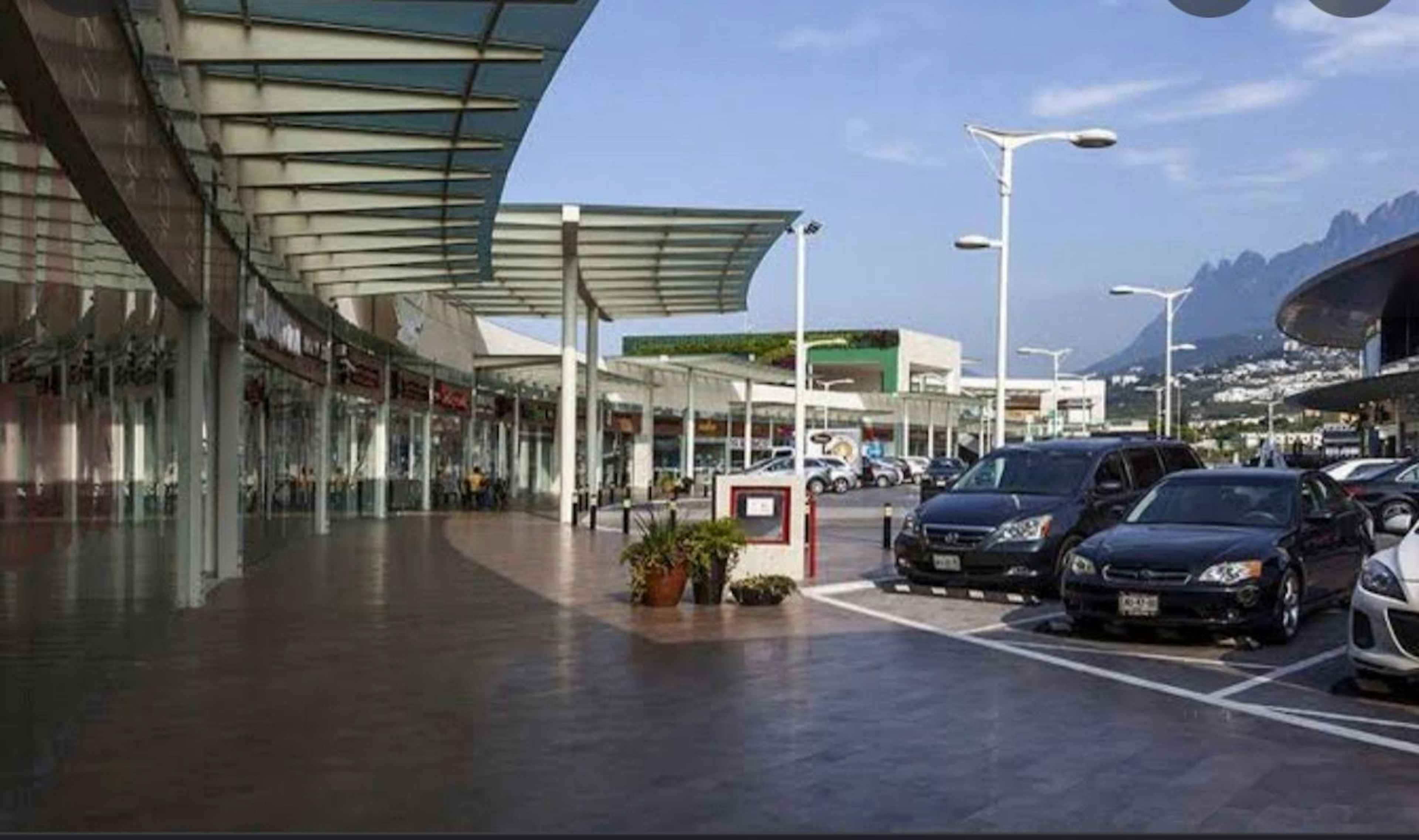 Av. Alfonso Reyes 901