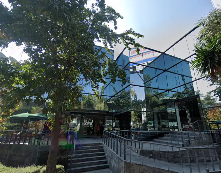 Local Comercial Spot2