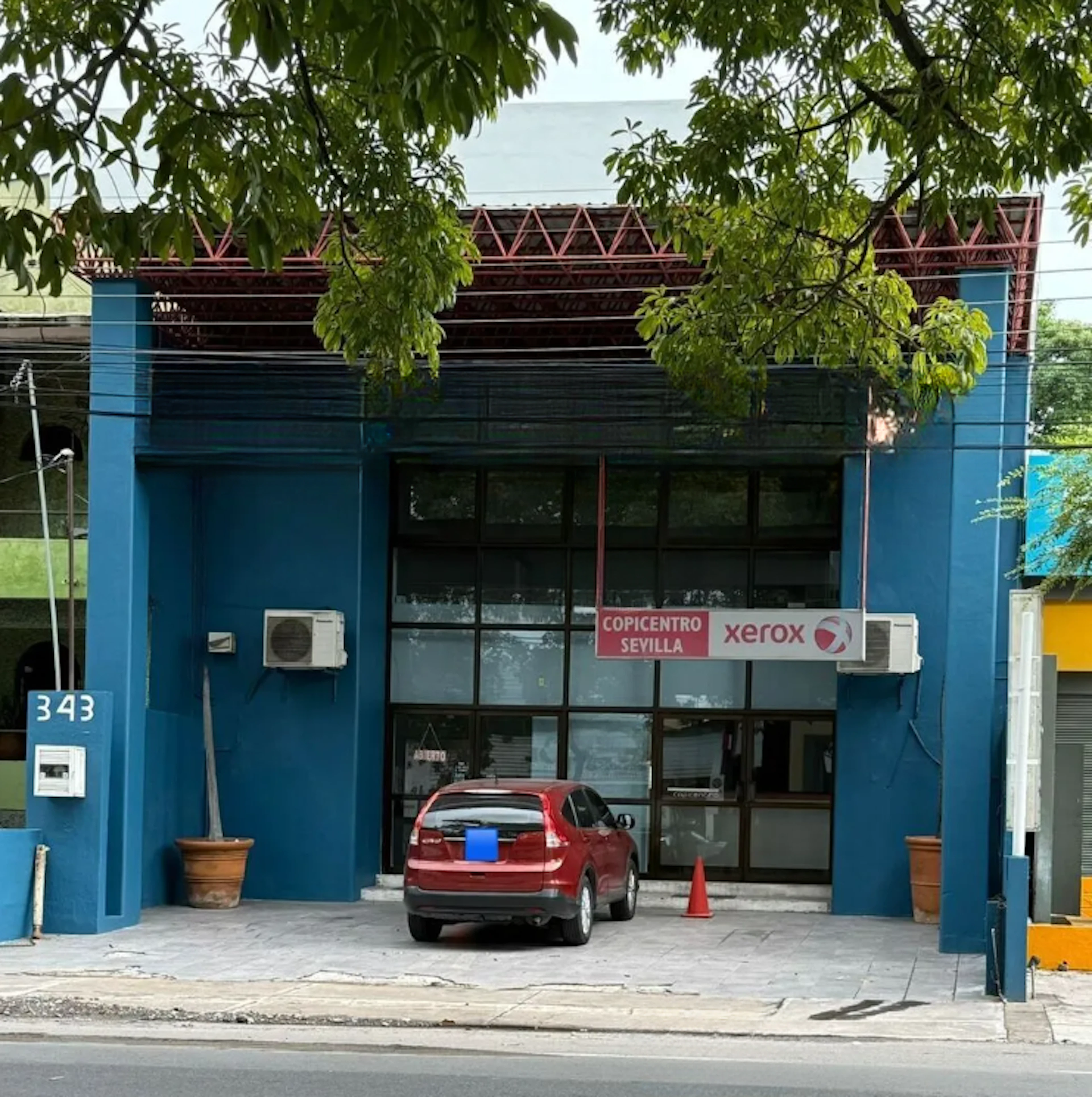 Local Comercial Spot2
