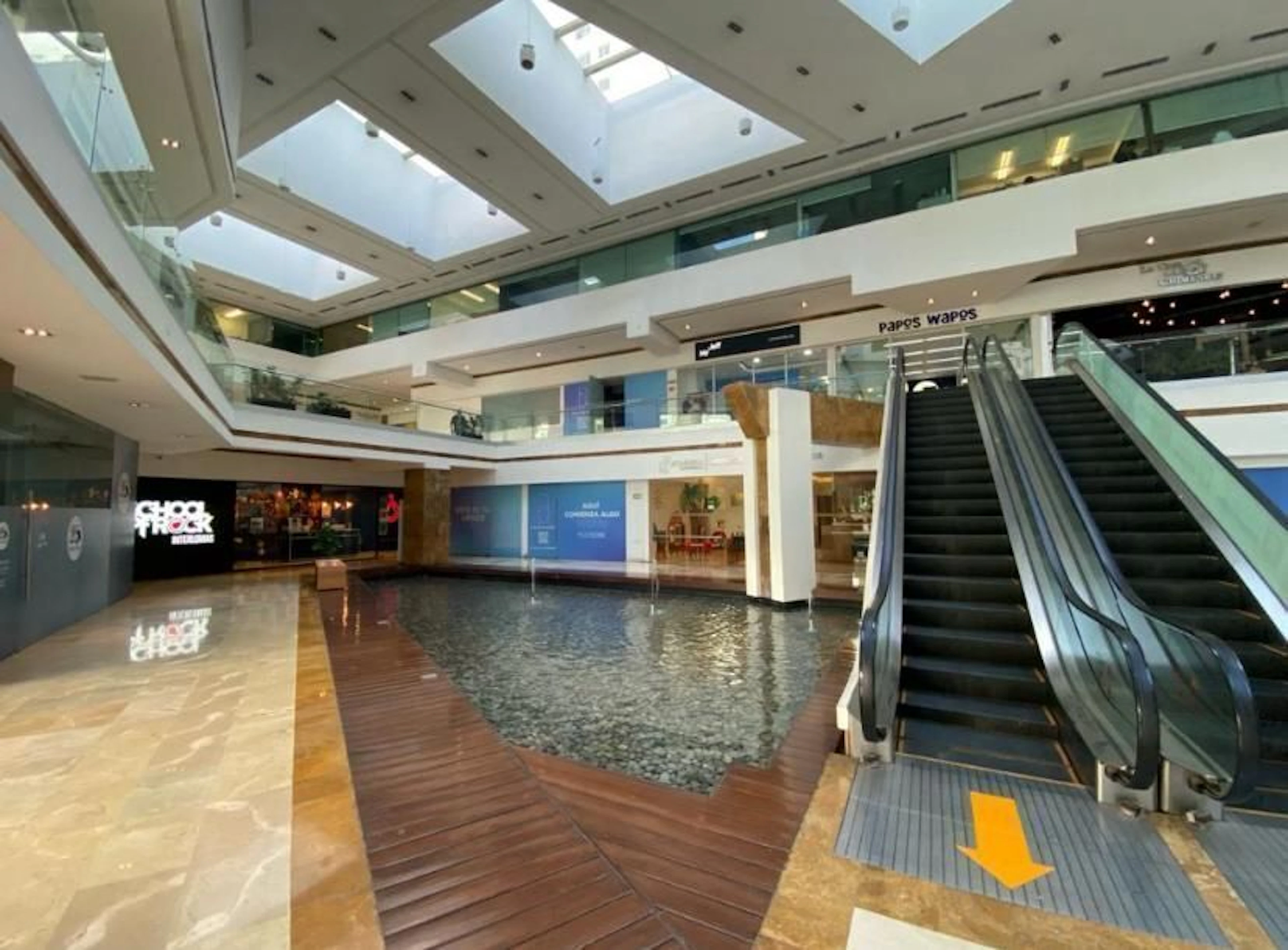 Local Comercial Spot2