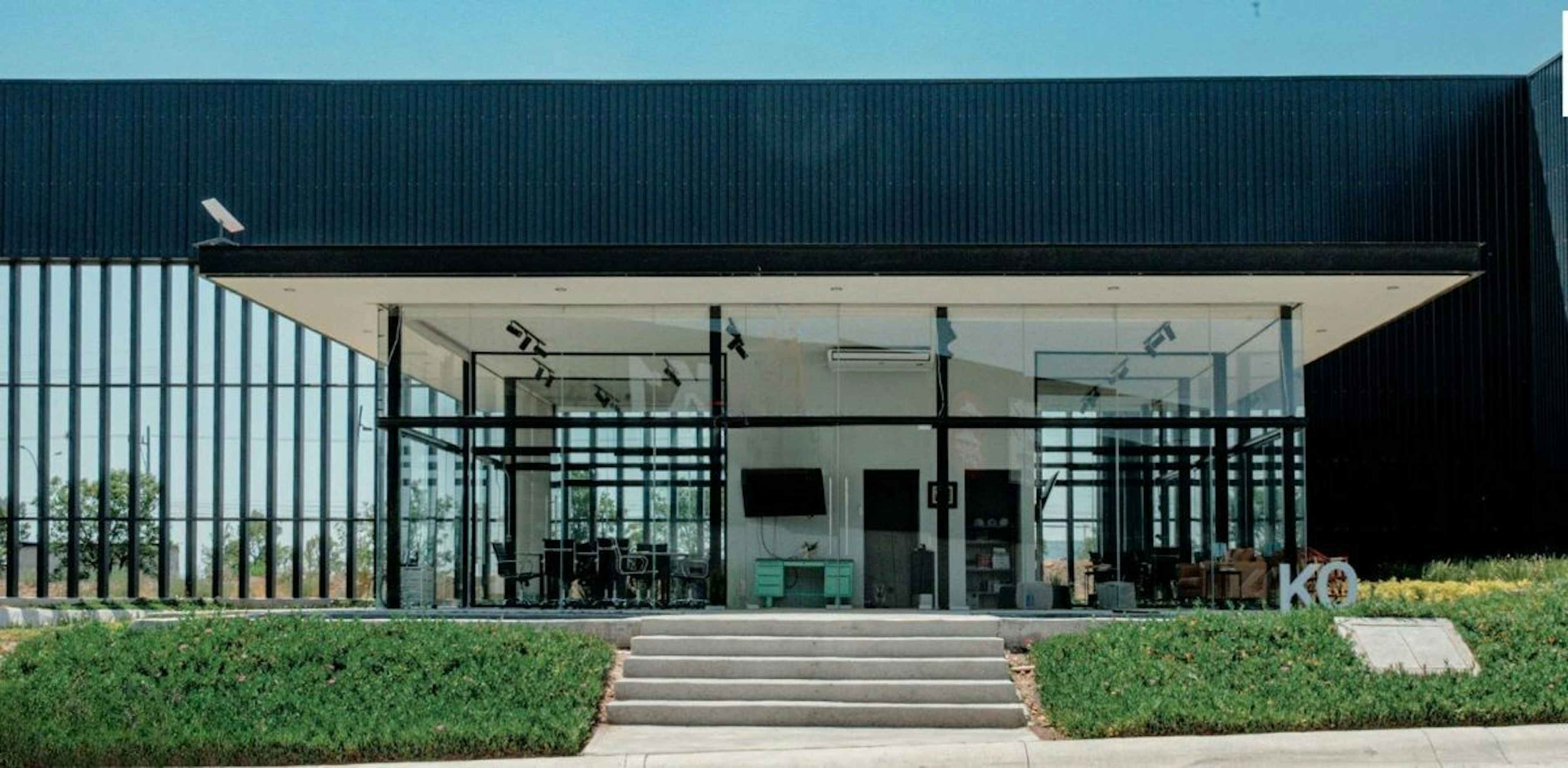 Avenida Del Ferrocarril 63