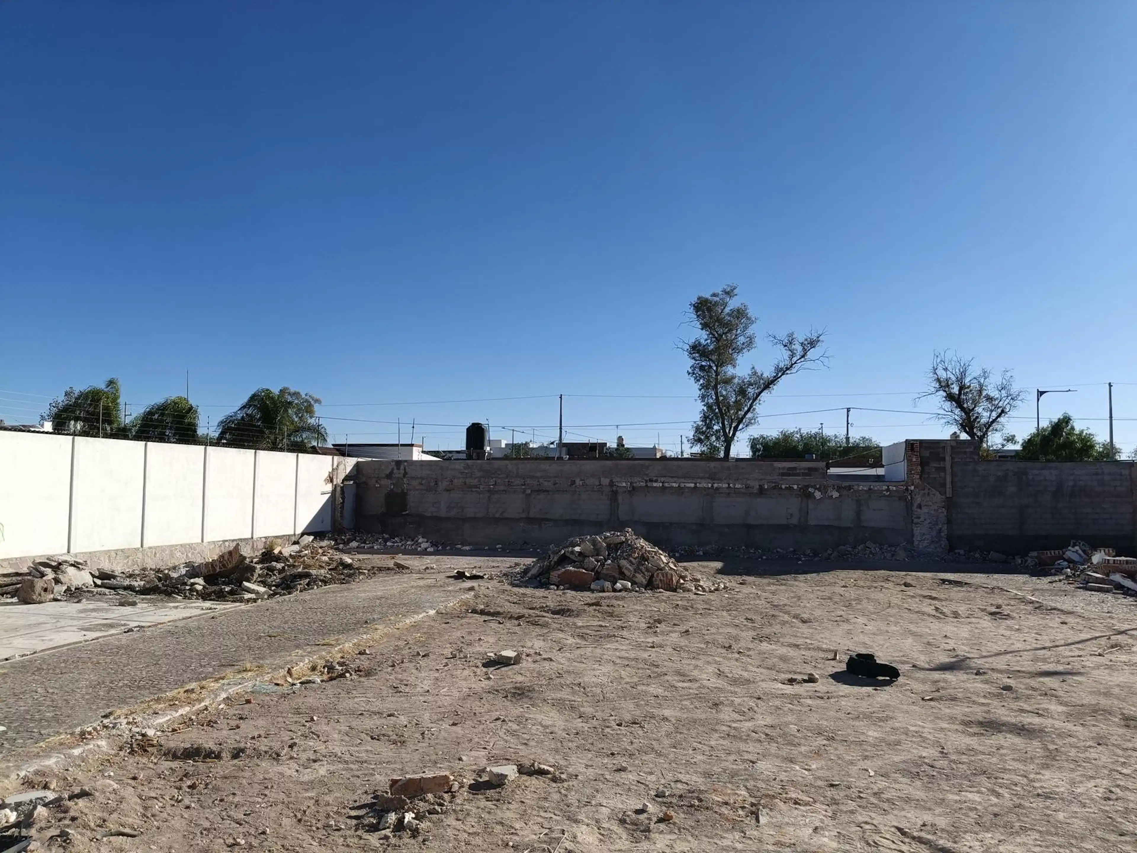 Terreno En Fraccionamiento Puesta Del Sol, Aguascalientes