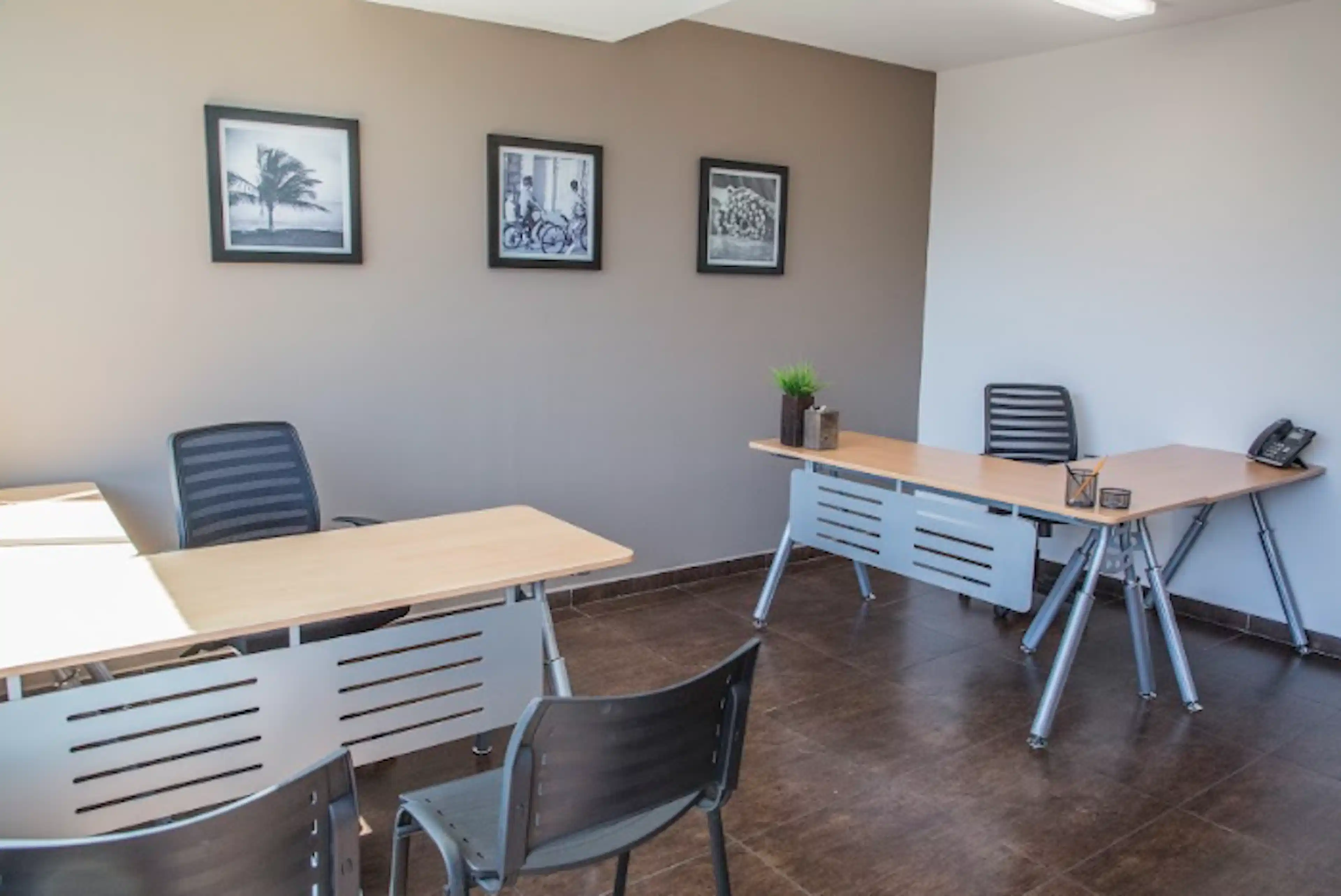 Oficina De 4-6 Personas