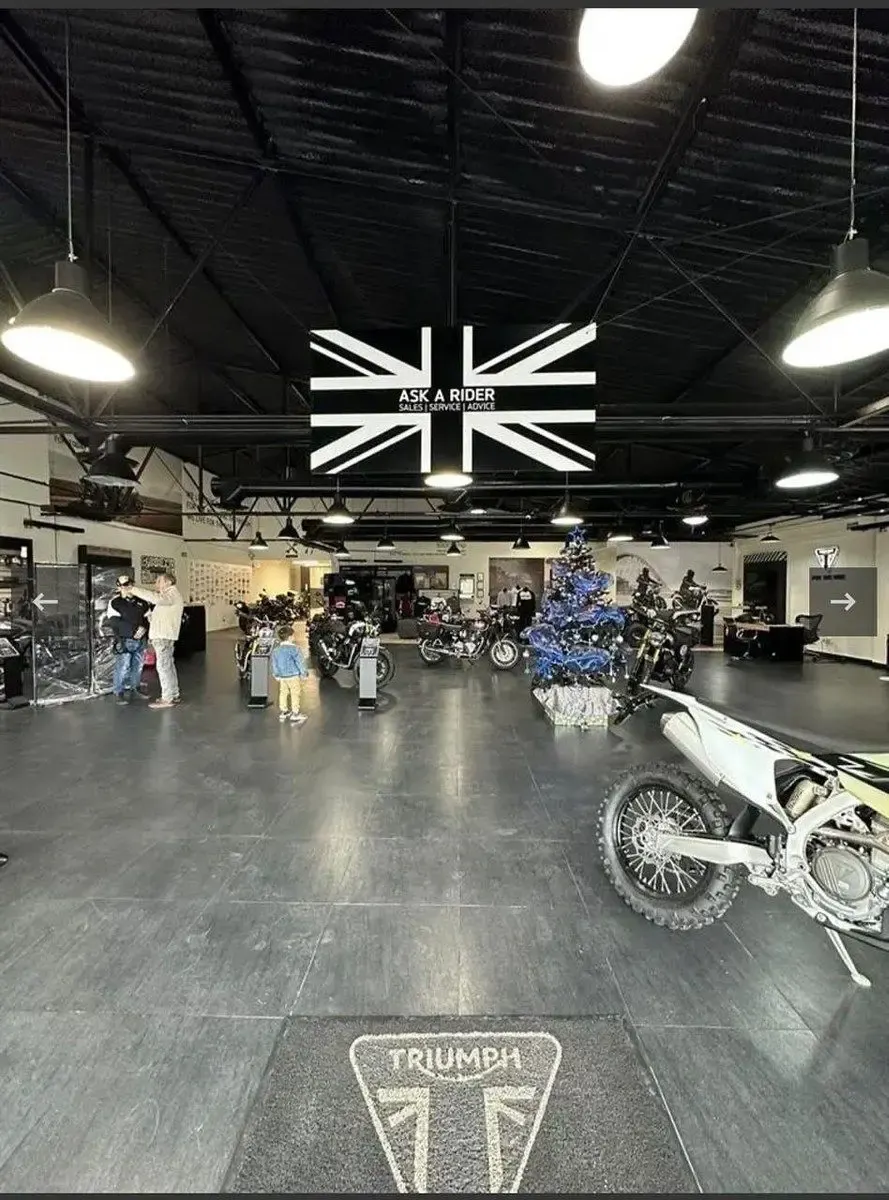 Local Comercial Spot2