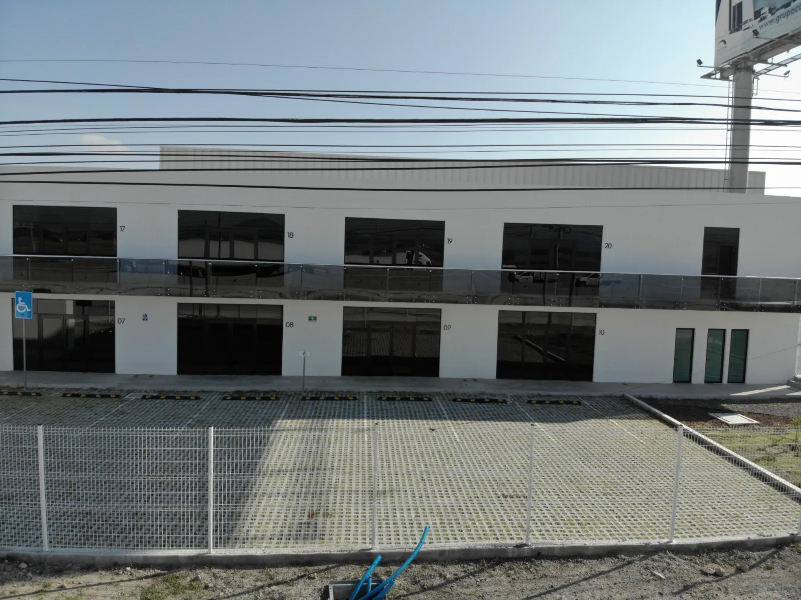 Local Comercial Spot2