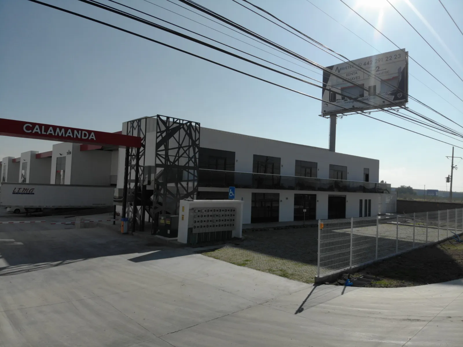 Local Comercial Spot2