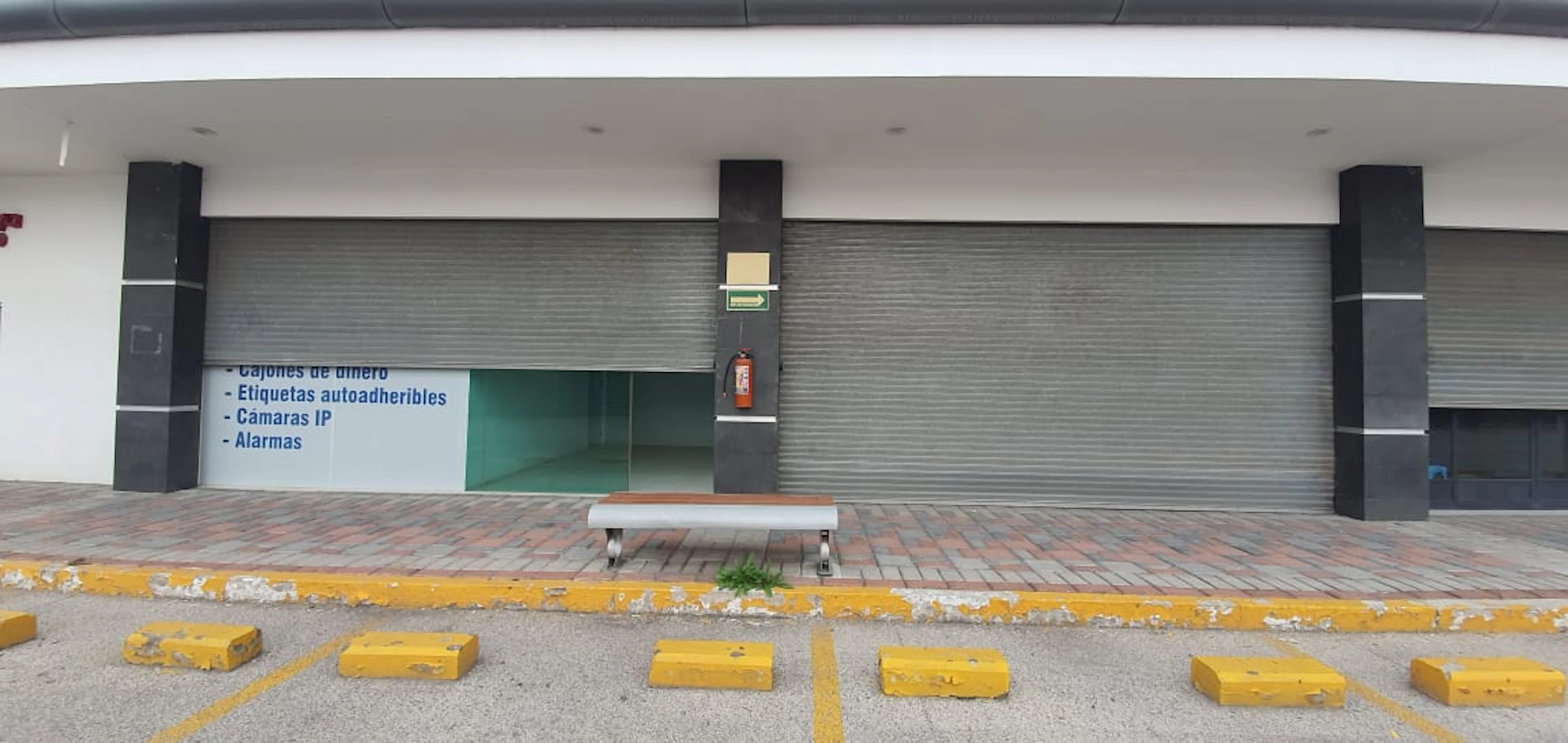 Local Comercial Spot2
