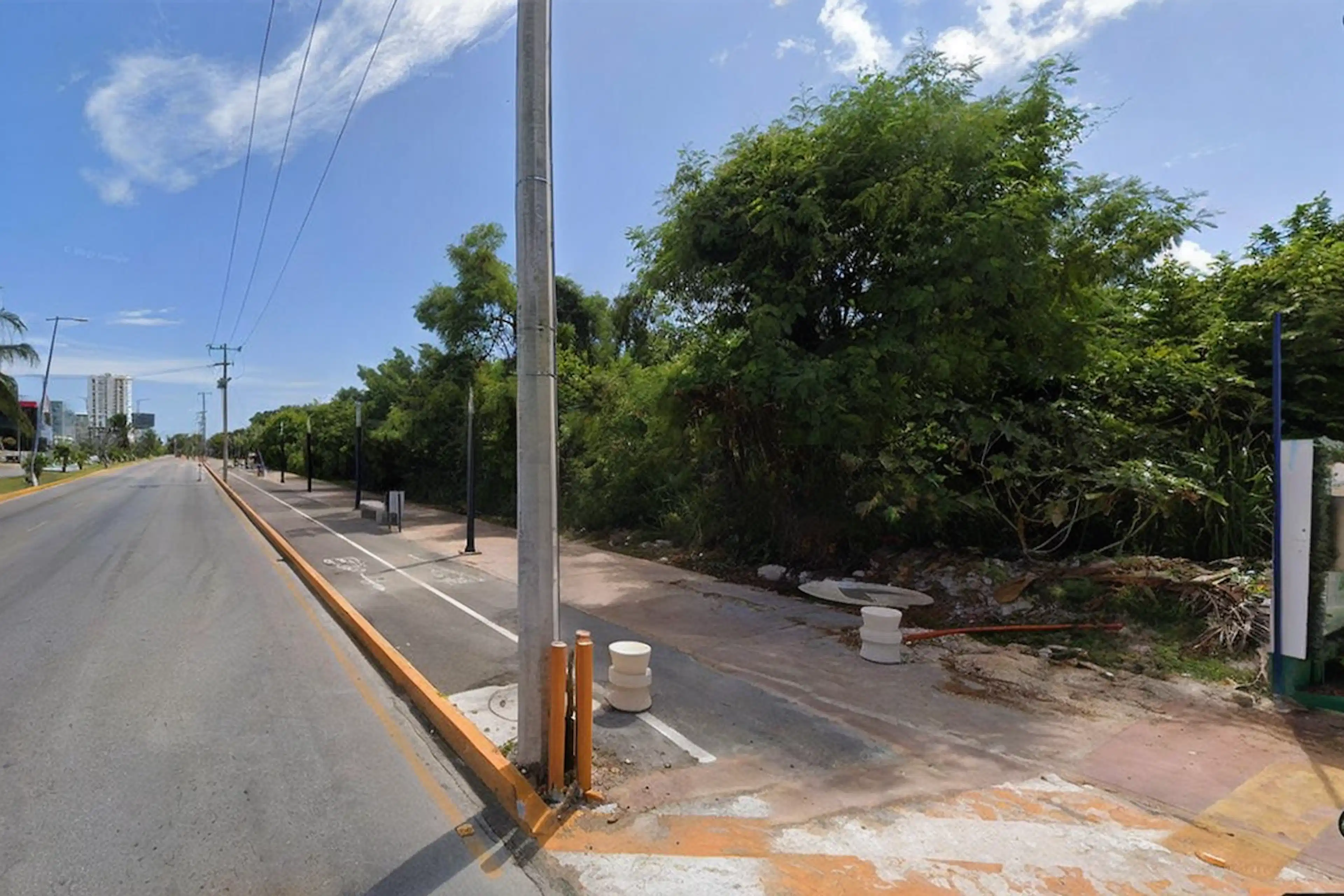 Terreno En Venta En Av. Bonampak En El Centro De Cancún.