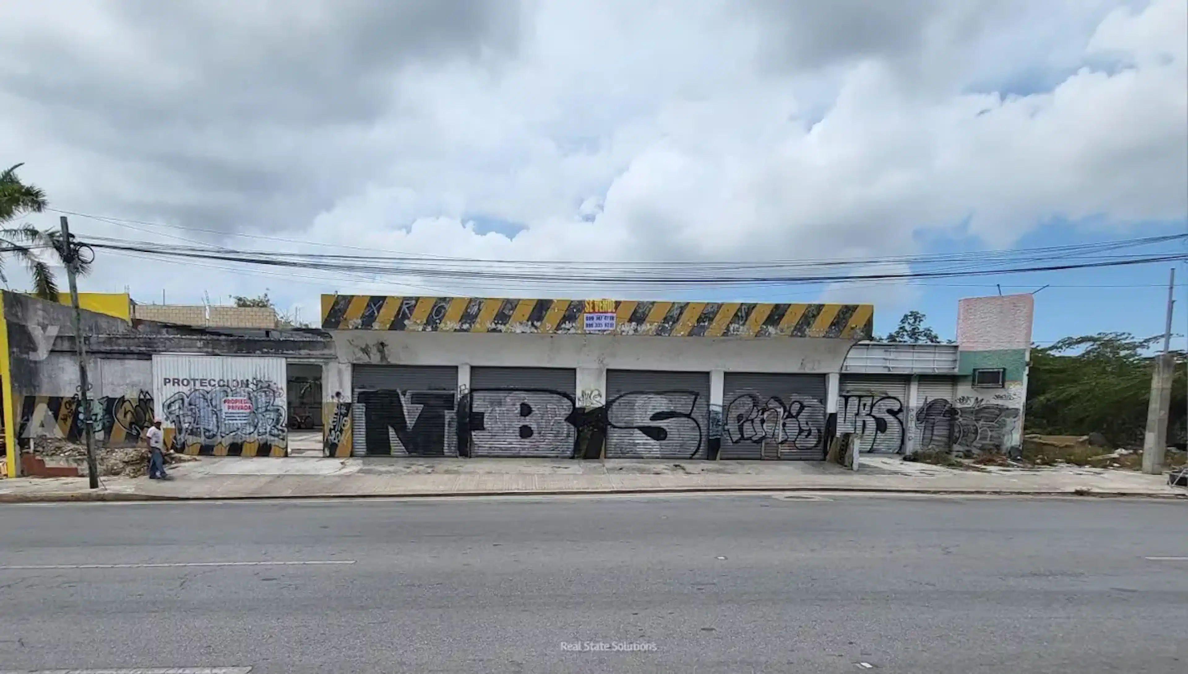 Avenida Jose Lopez Portillo Sm 94, Cancun *