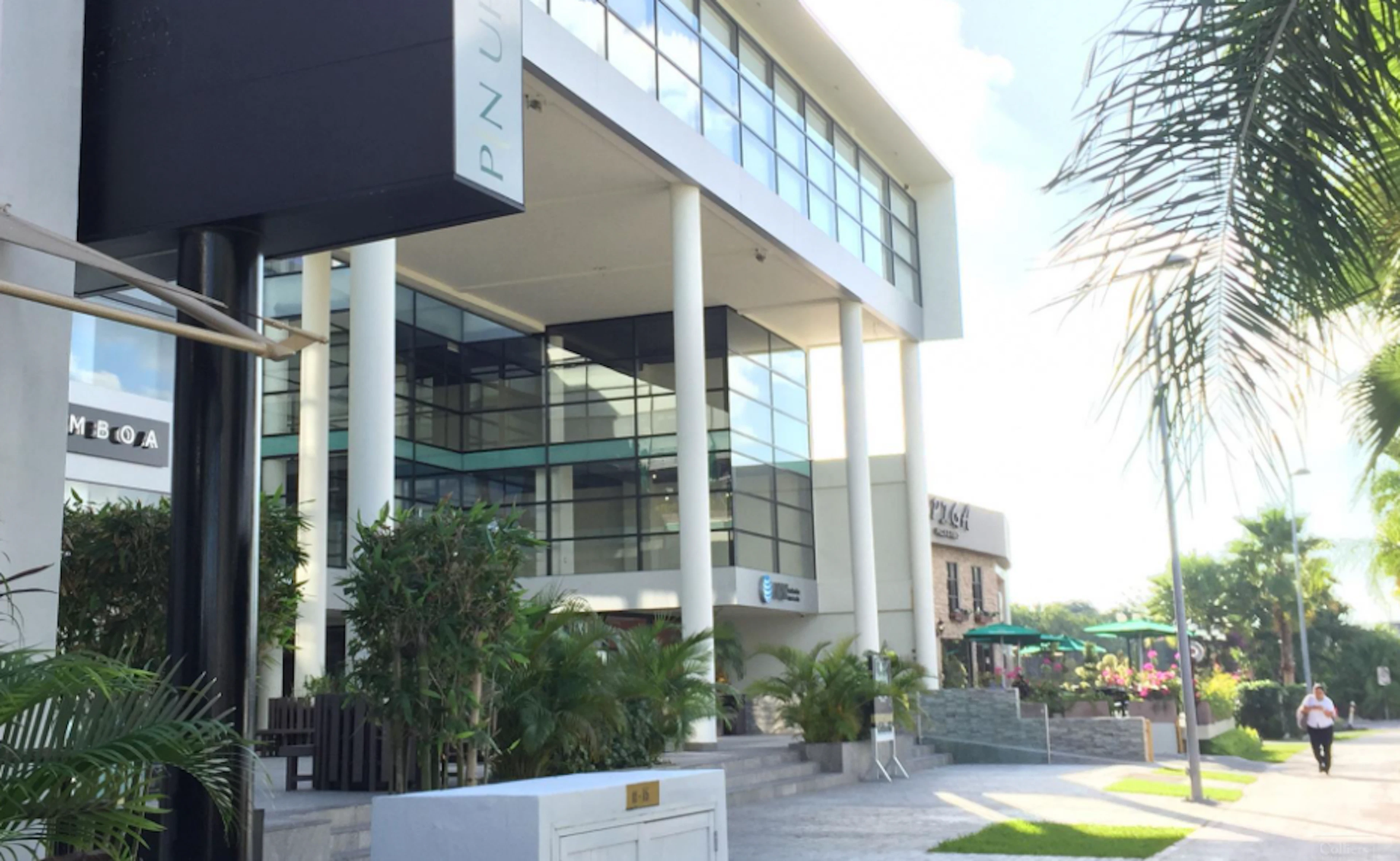 Local Comercial Spot2