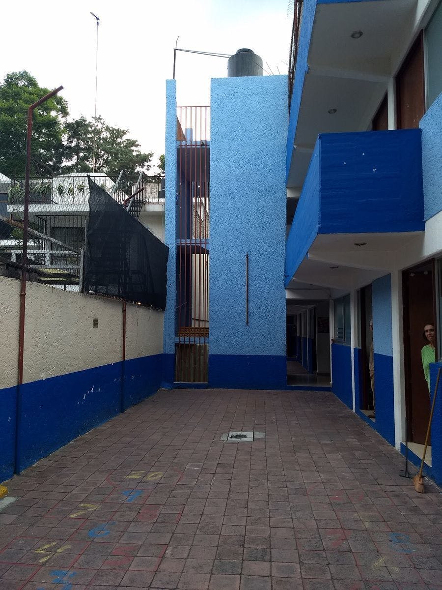 Local Comercial Spot2