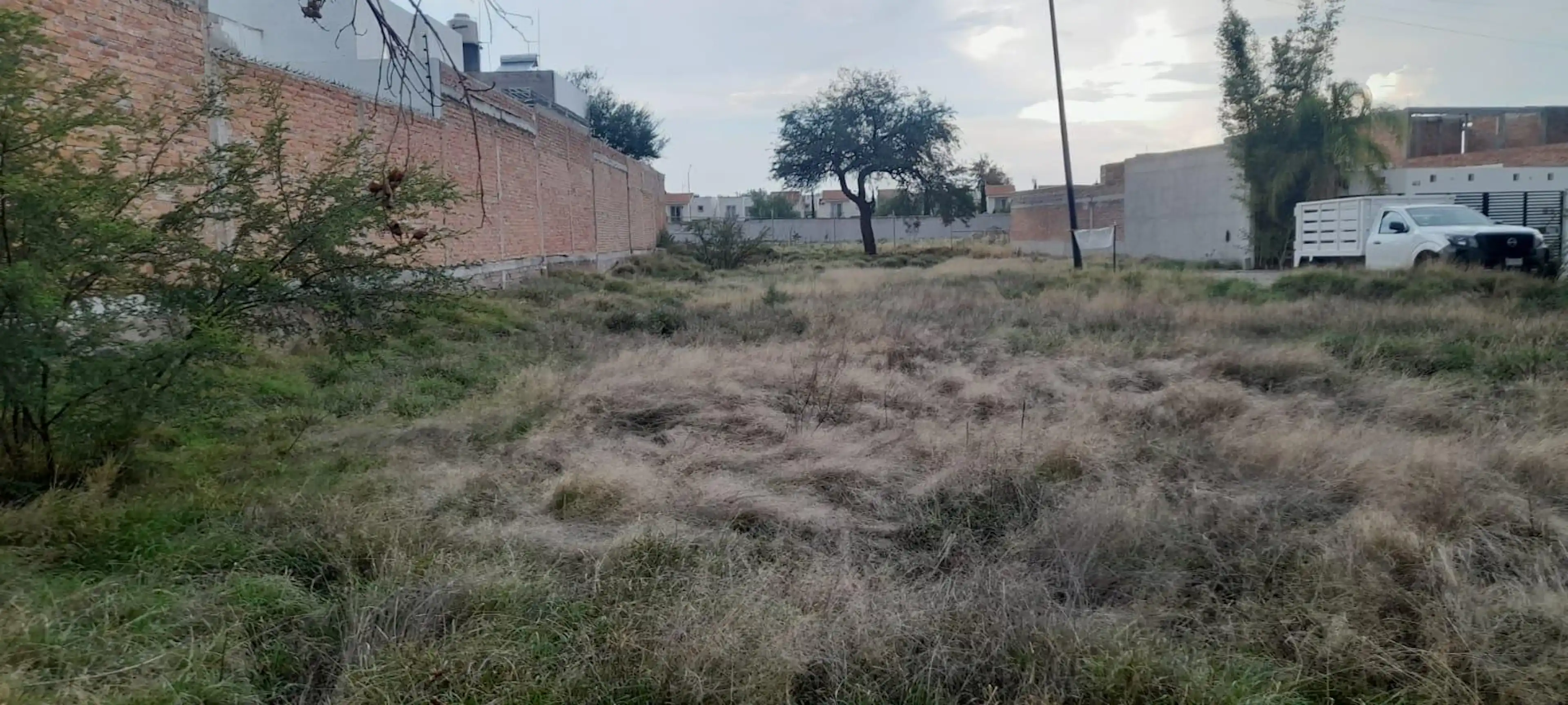Terreno En Fraccionamiento Puesta Del Sol, Aguascalientes.