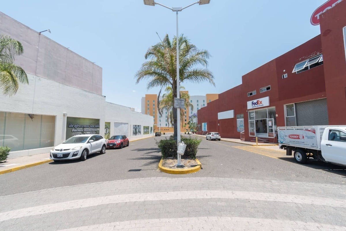 Local Comercial Spot2