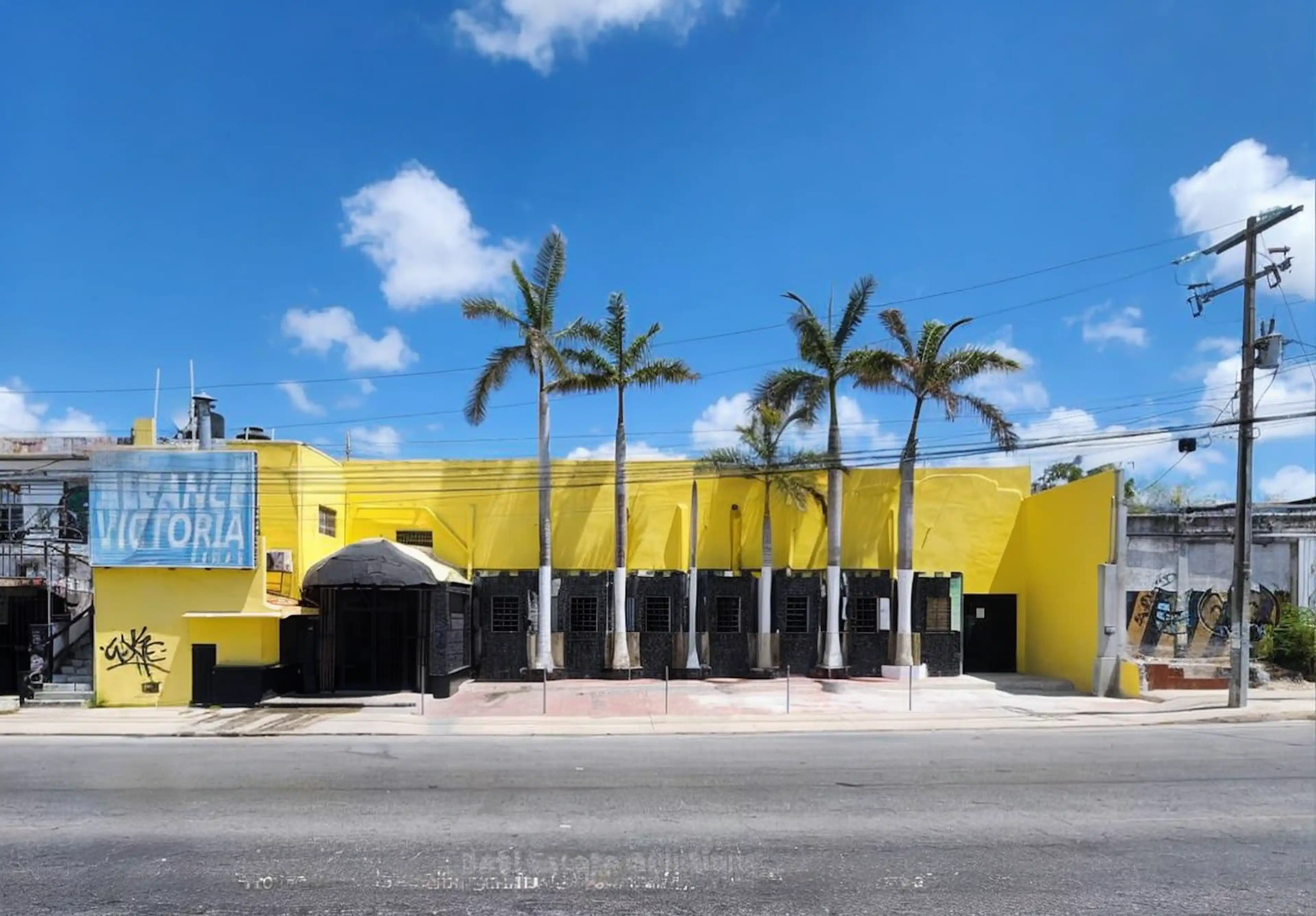 Local En Venta, 480 M2 De Terreno, Av. Jose Lopez Portillo, Sm 94, Cancun. 480