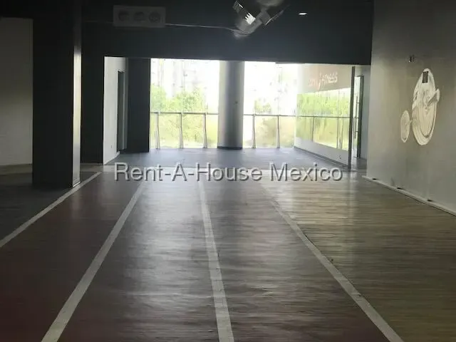 Local Comercial Spot2