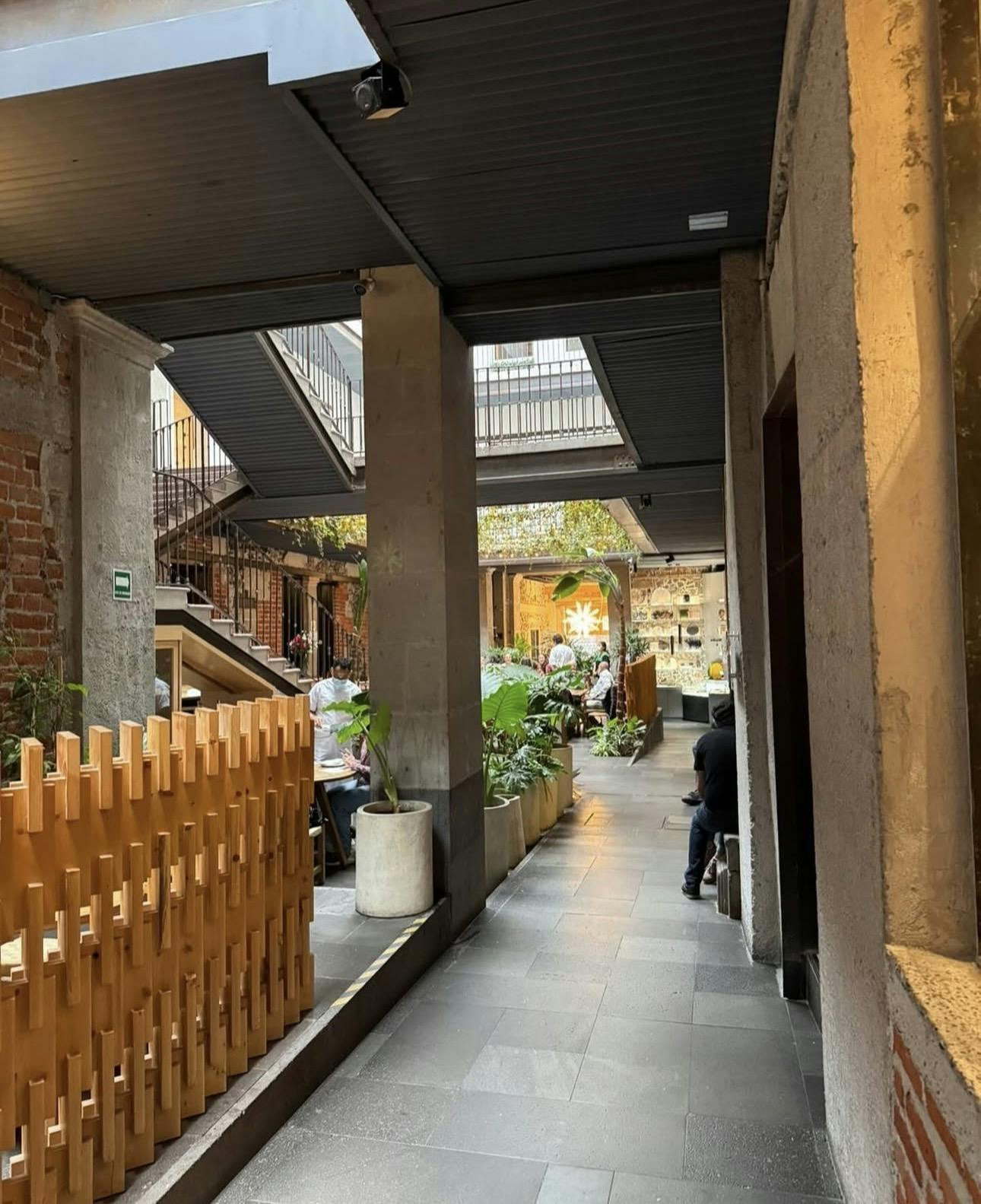 Local Comercial Spot2