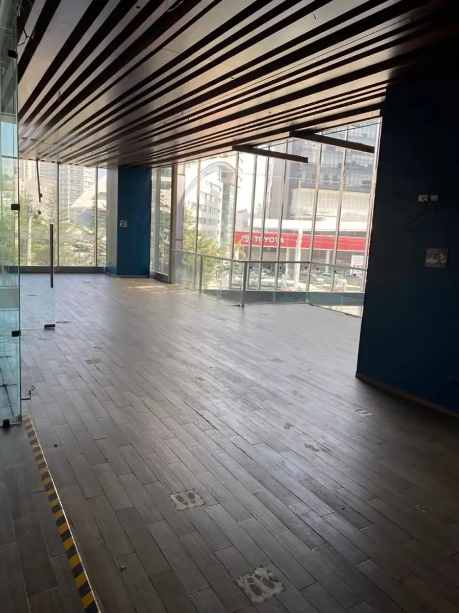 Local Comercial Spot2