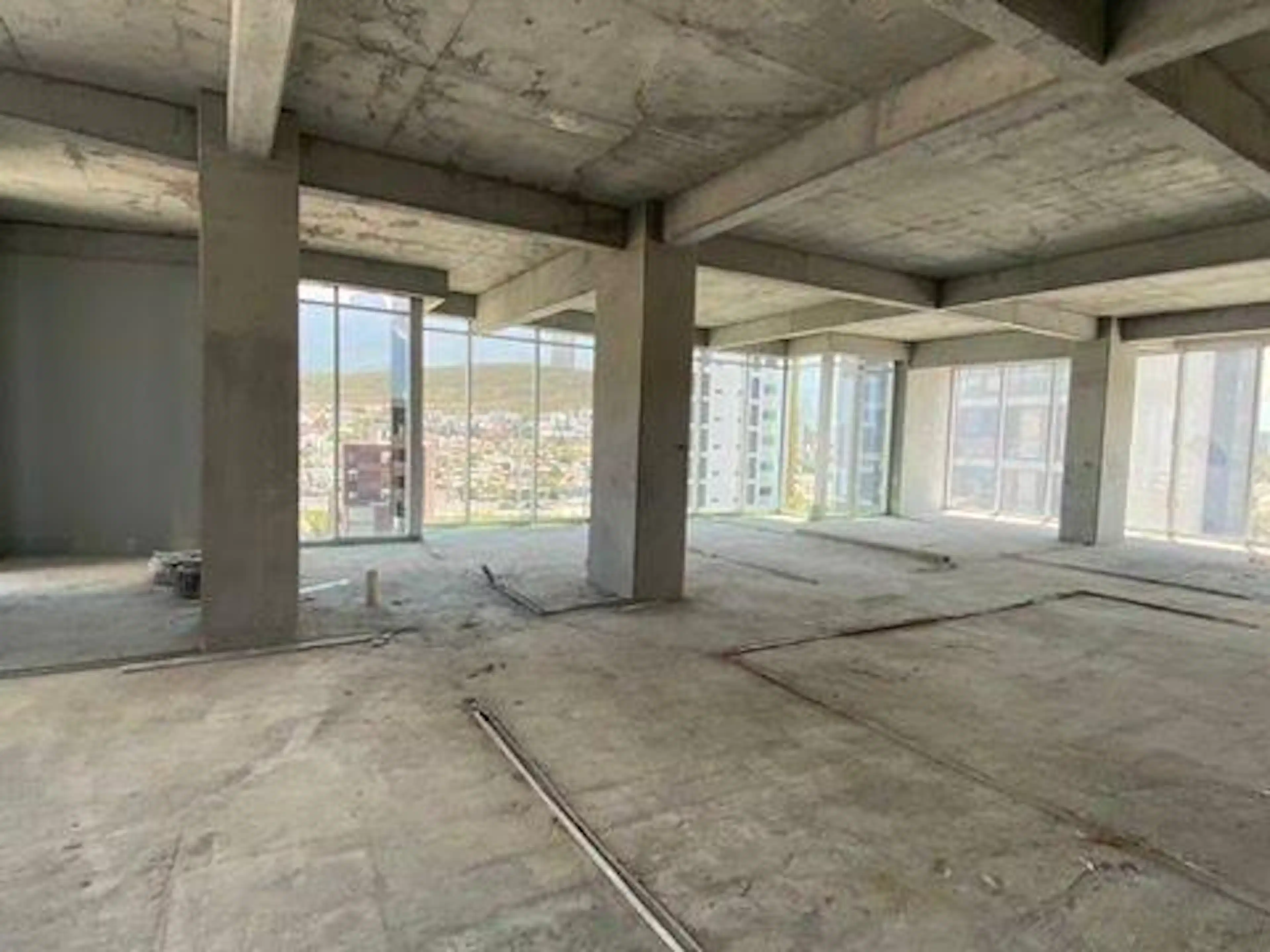 OFICINA EN VENTA - SAN JERONIMO S/N