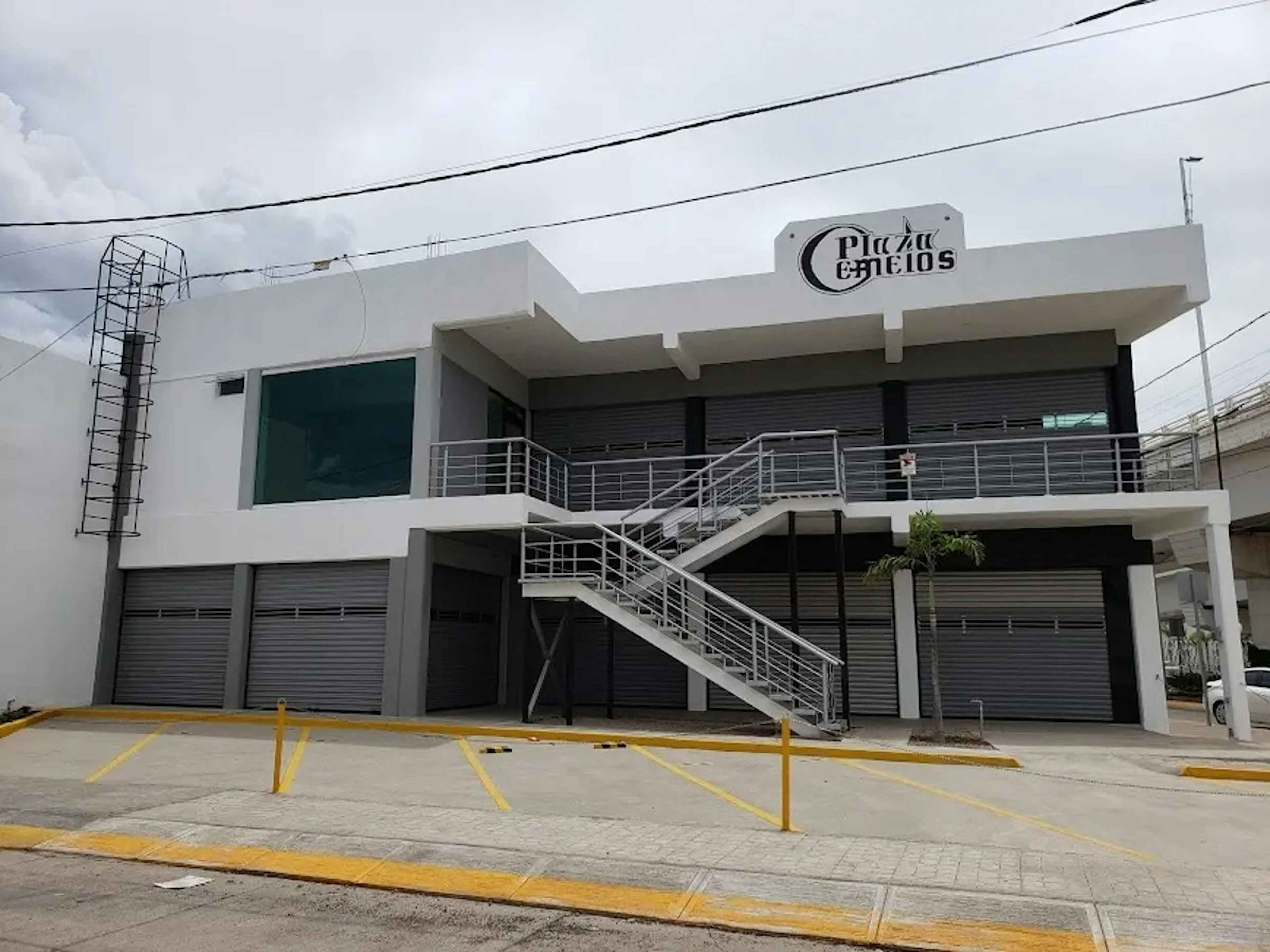 Blvd. Armando Del Castillo Franco