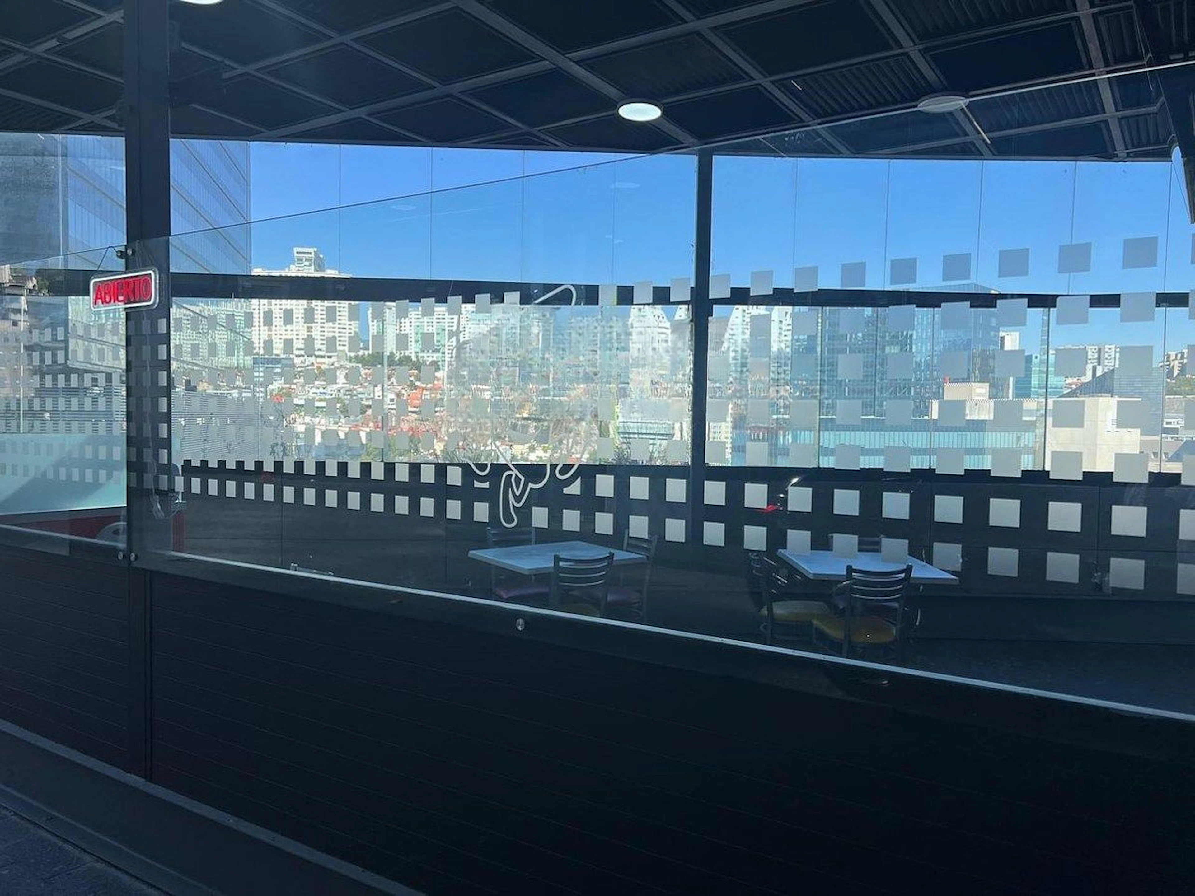 Local Comercial Spot2