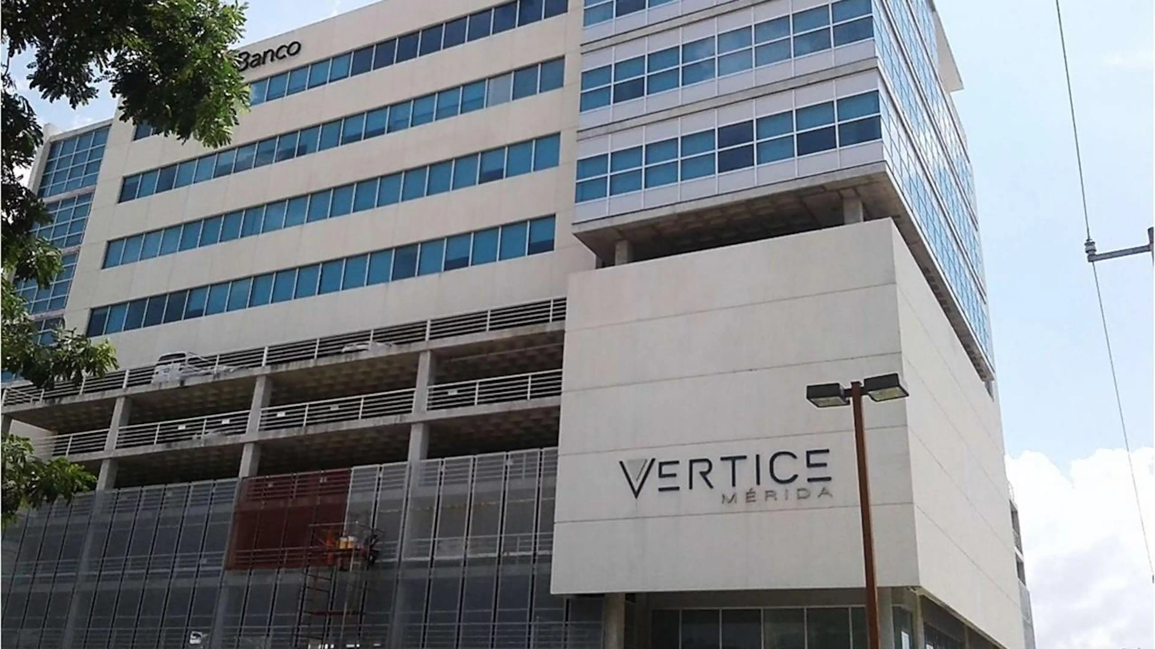 Oficina Amueblada Y Acondicionada En Torre Vertice Montecristo S/N