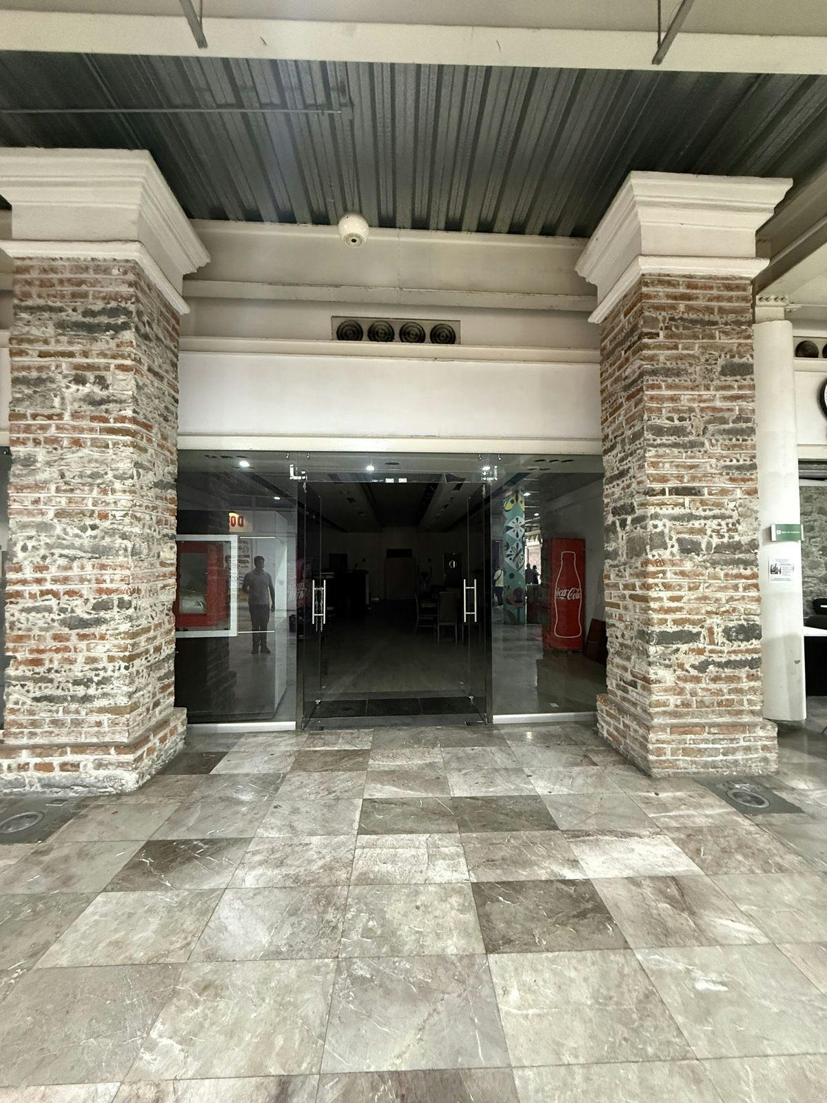 Local Comercial Spot2