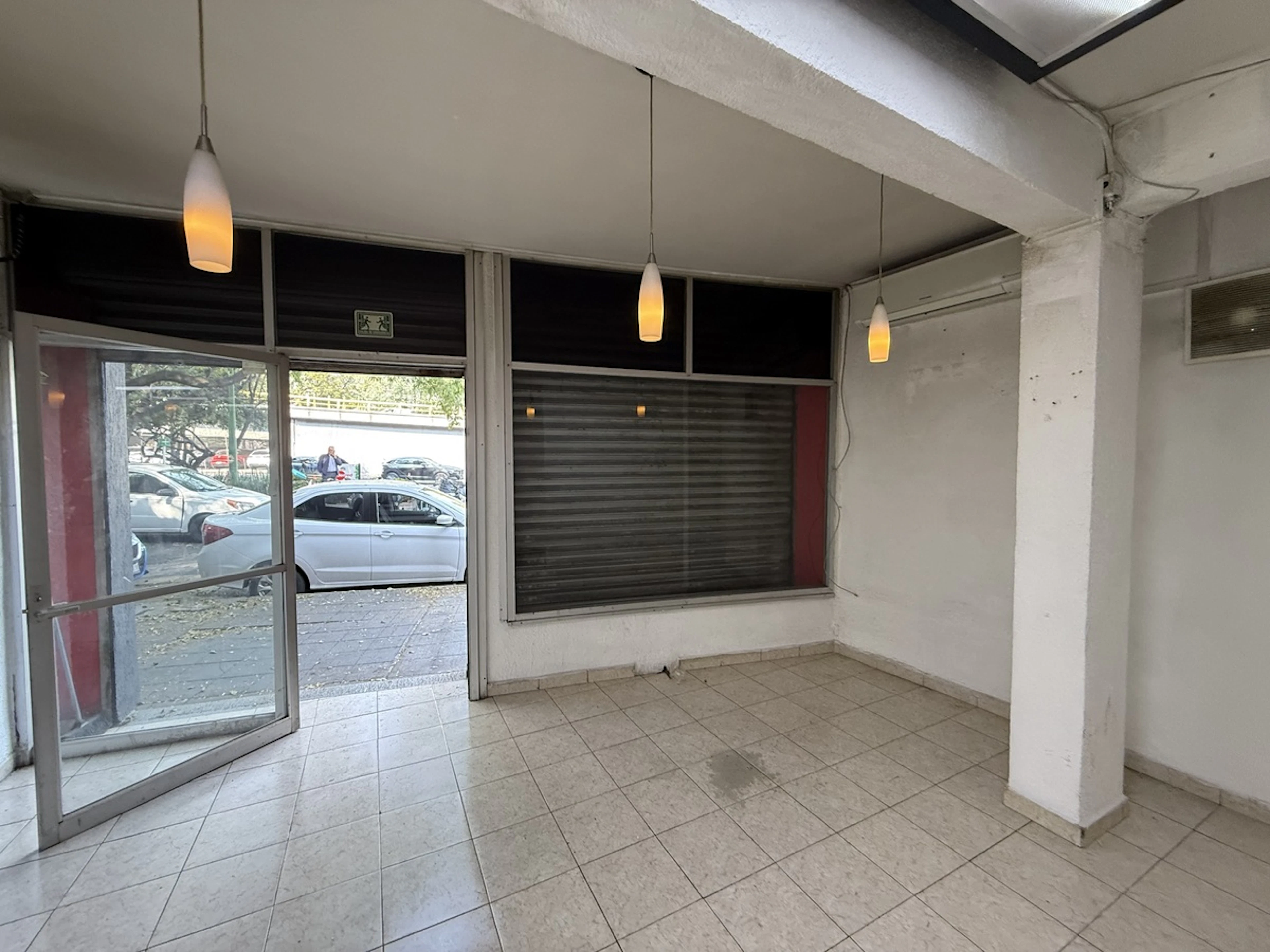 Local Comercial Spot2