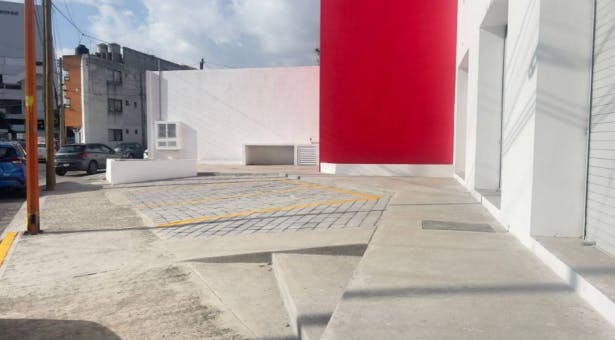 Local Comercial Spot2