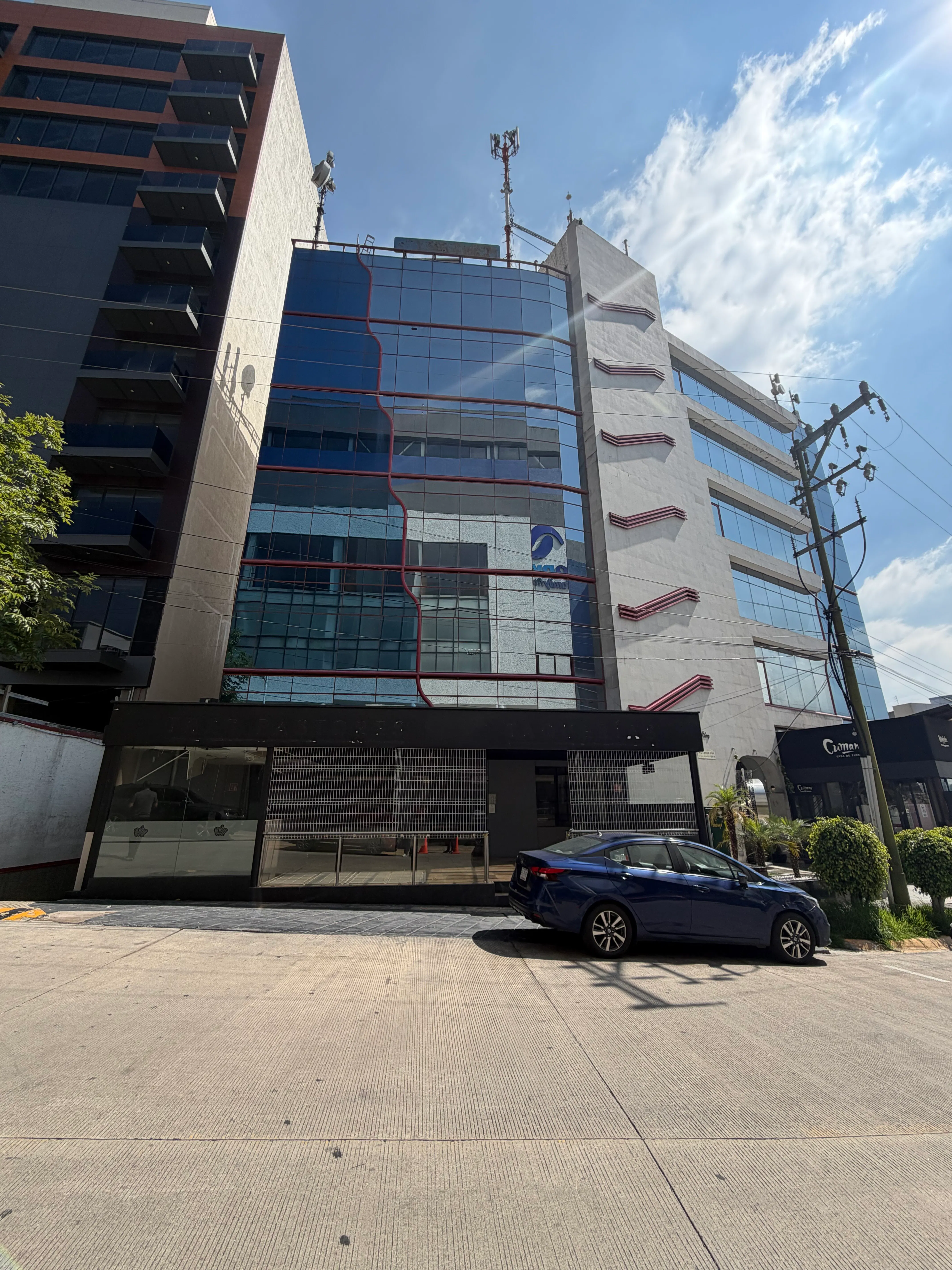 Local Comercial Spot2