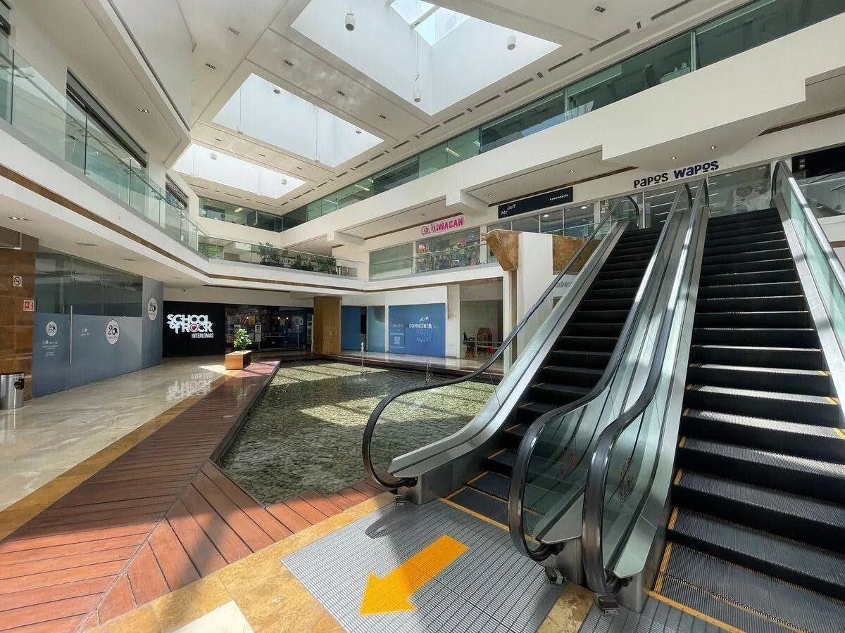 Local Comercial Spot2