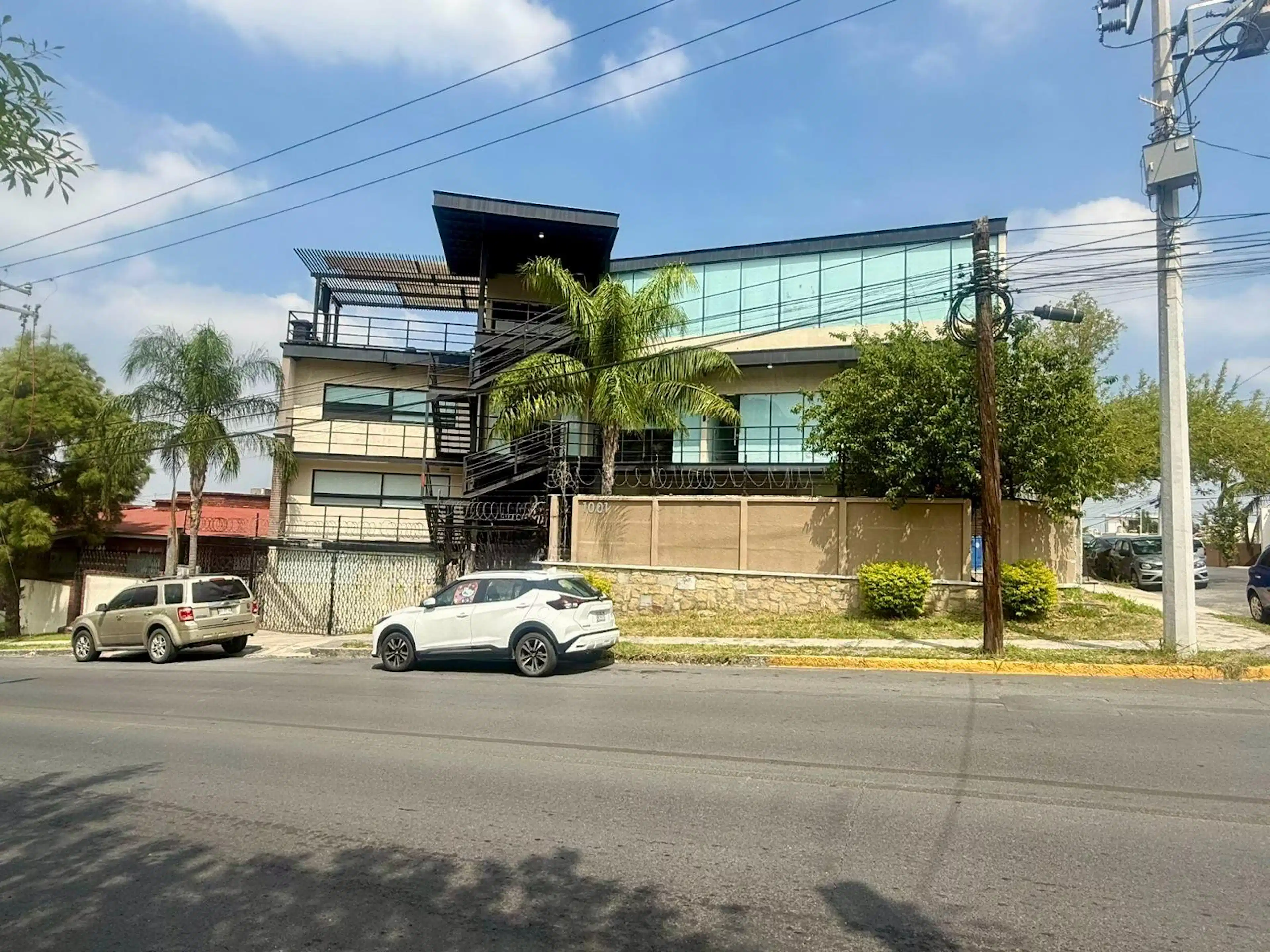 LOCAL/OFICINA EN RENTA VISTA HERMOSA CON SERVICIOS INCLUIDOS S/N