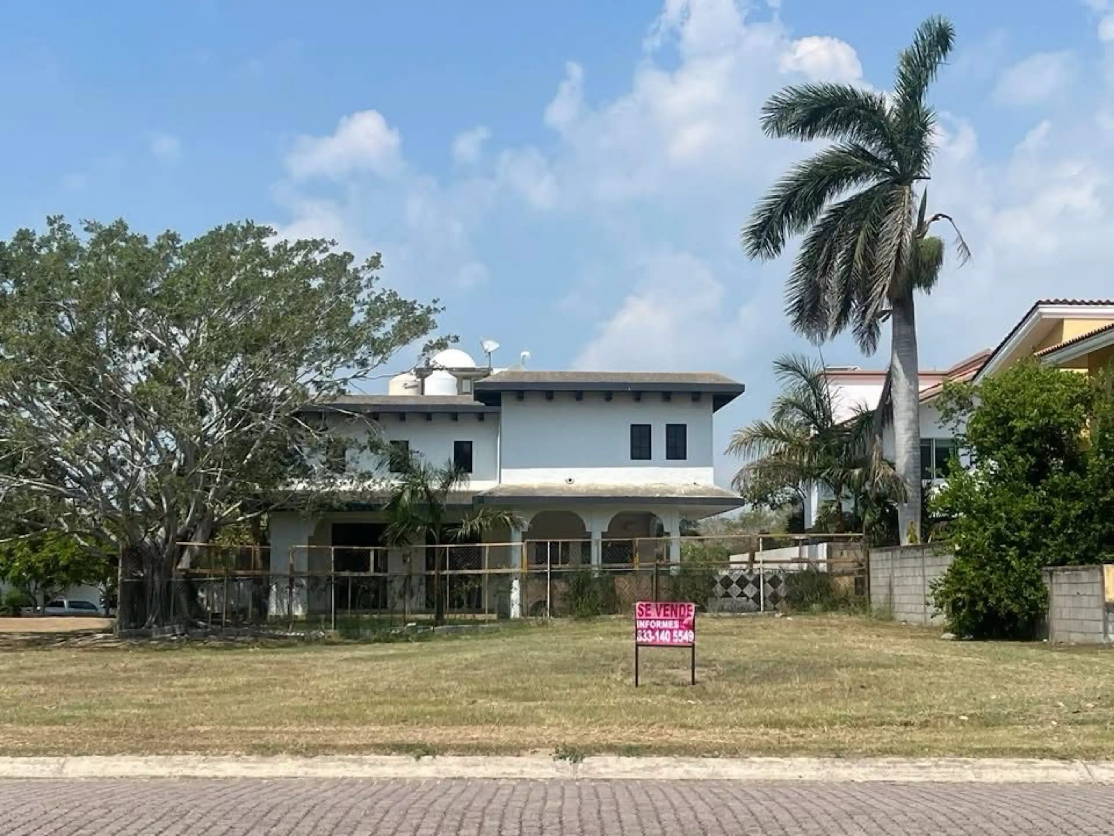 Terreno - Fraccionamiento Residencial Lagunas De Miralta