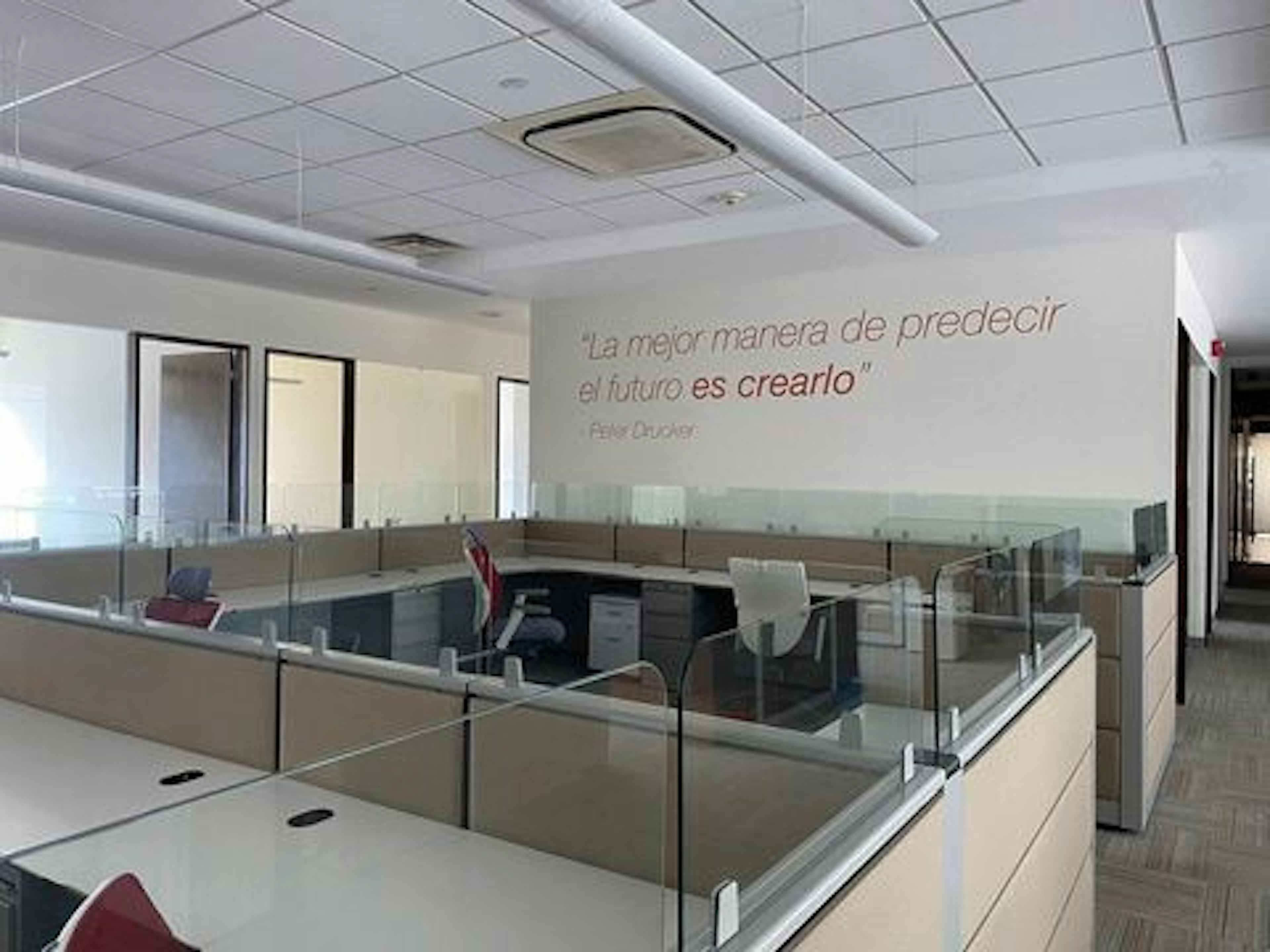 Avenida Vista Real 200