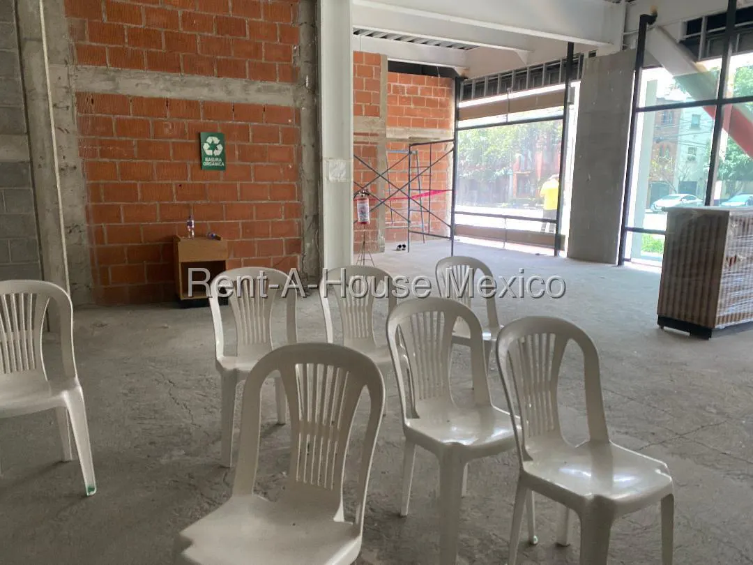 Local Comercial Spot2