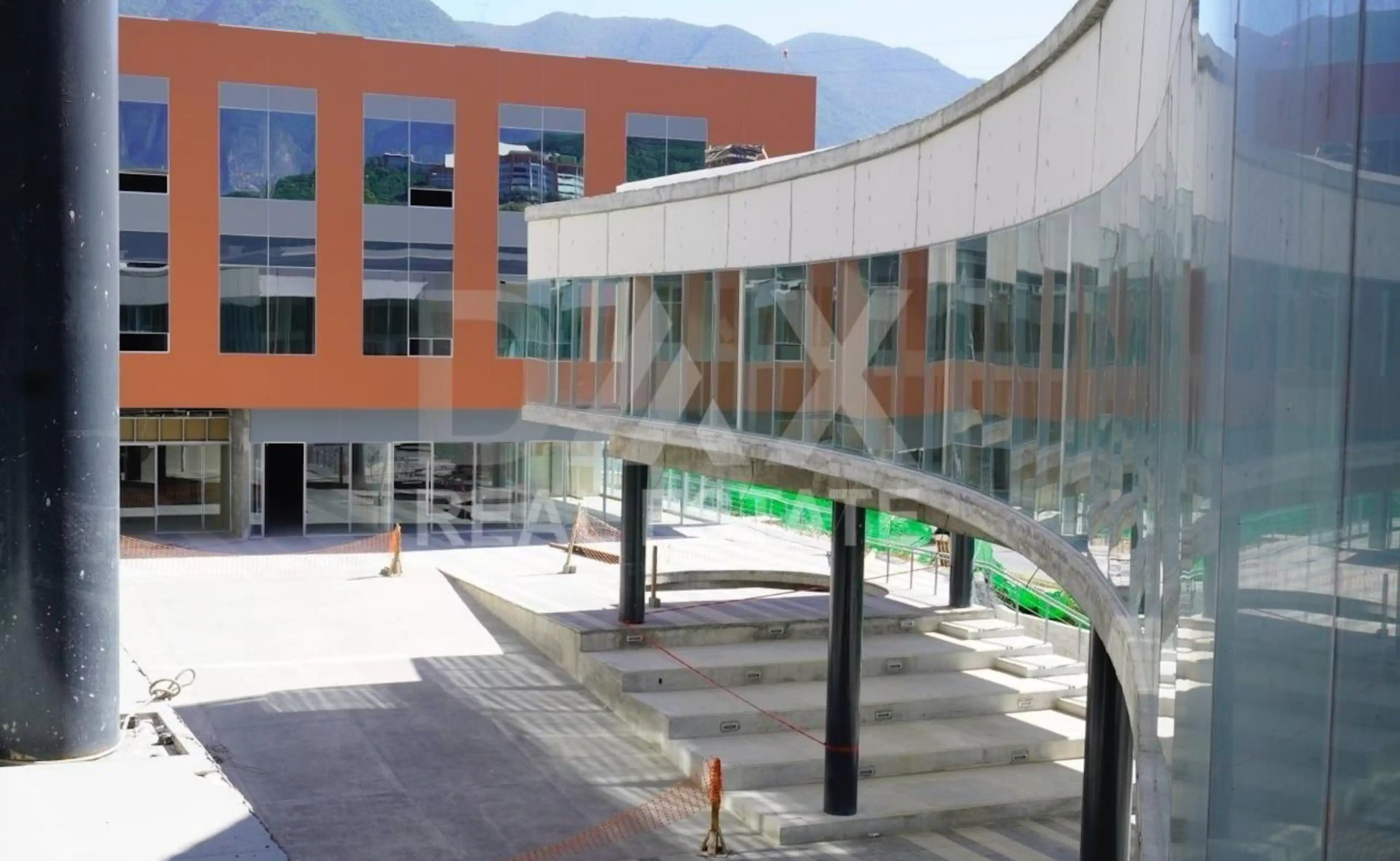 Oficina En Venta Carretera Nacional, Zona La Rioja, Monterrey, N.L. S/N