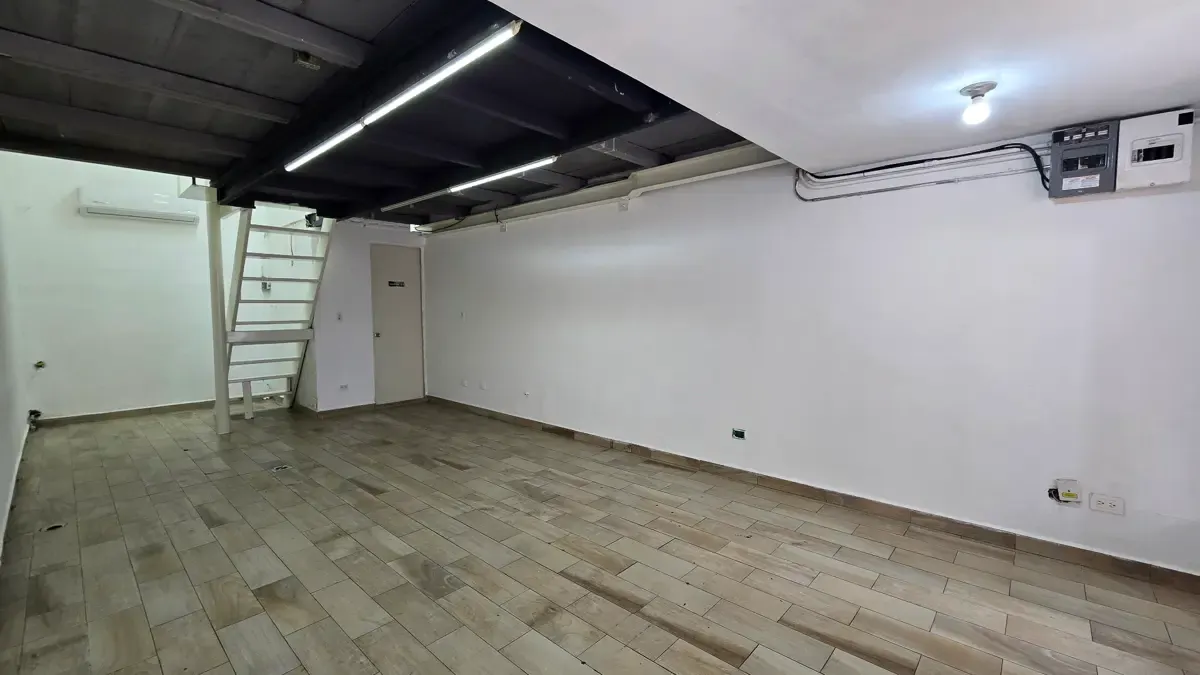 Local Comercial Spot2