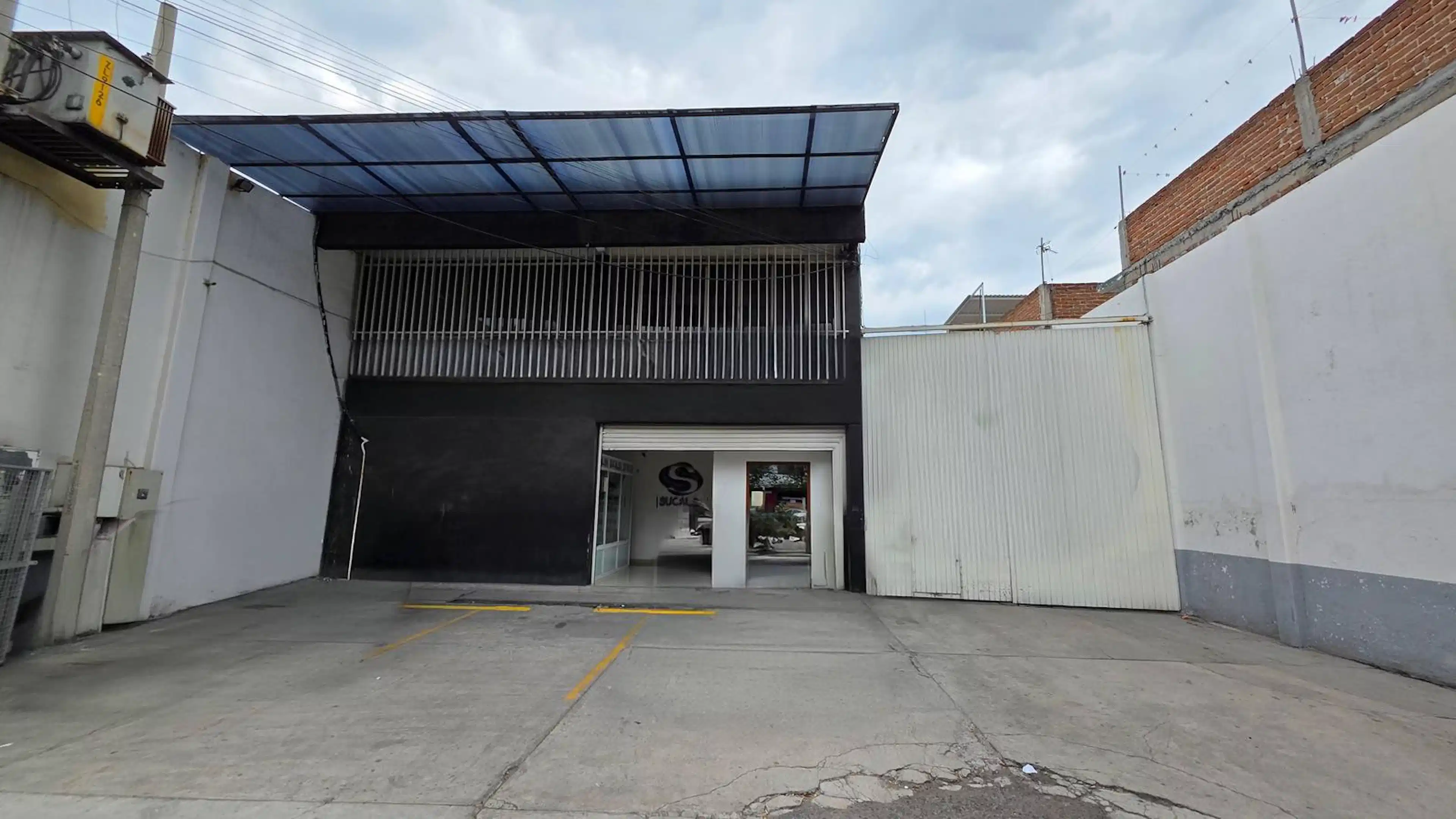 Nave Industrial Con Excelente Ubicación Y Espacios Operativos Sobre Boulevard S/N